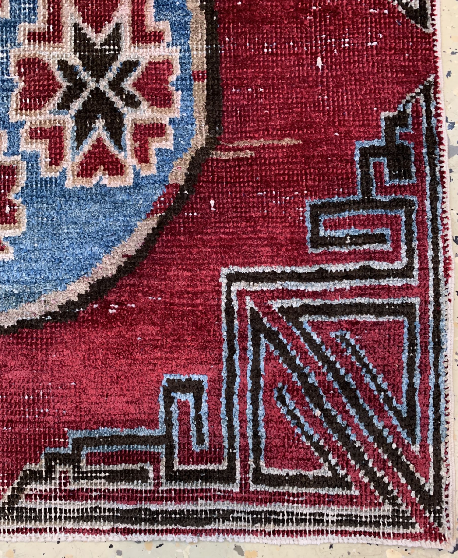 Detail a: Seiden Yarkand antik, Sitzmatte, Turkestan,19.Jhd, Seide auf Baumwolle, ca. 60 x 65 cm, EHZ: 3