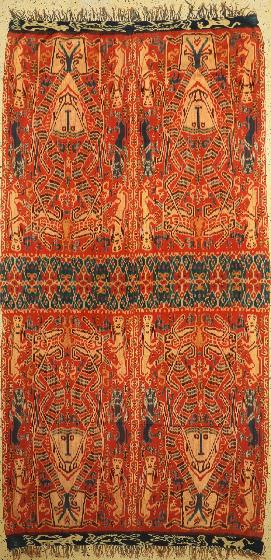 Sumba Ikat, Indonesien, um 1930, Baumwolle gewebt, ca. 253 x 130 cm, EHZ: 1-2