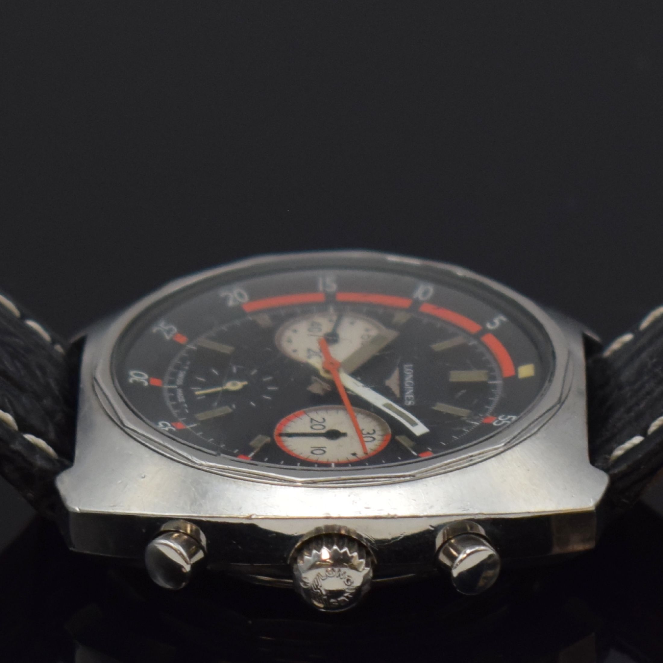 Detail b: LONGINES Herrenarmbanduhr mit Chronograph in Stahl mit Kaliber Valjoux 72 Referenz 8224- 1, Schweiz um 1967, Handaufzug, massives Gehäuse, geschr. ...