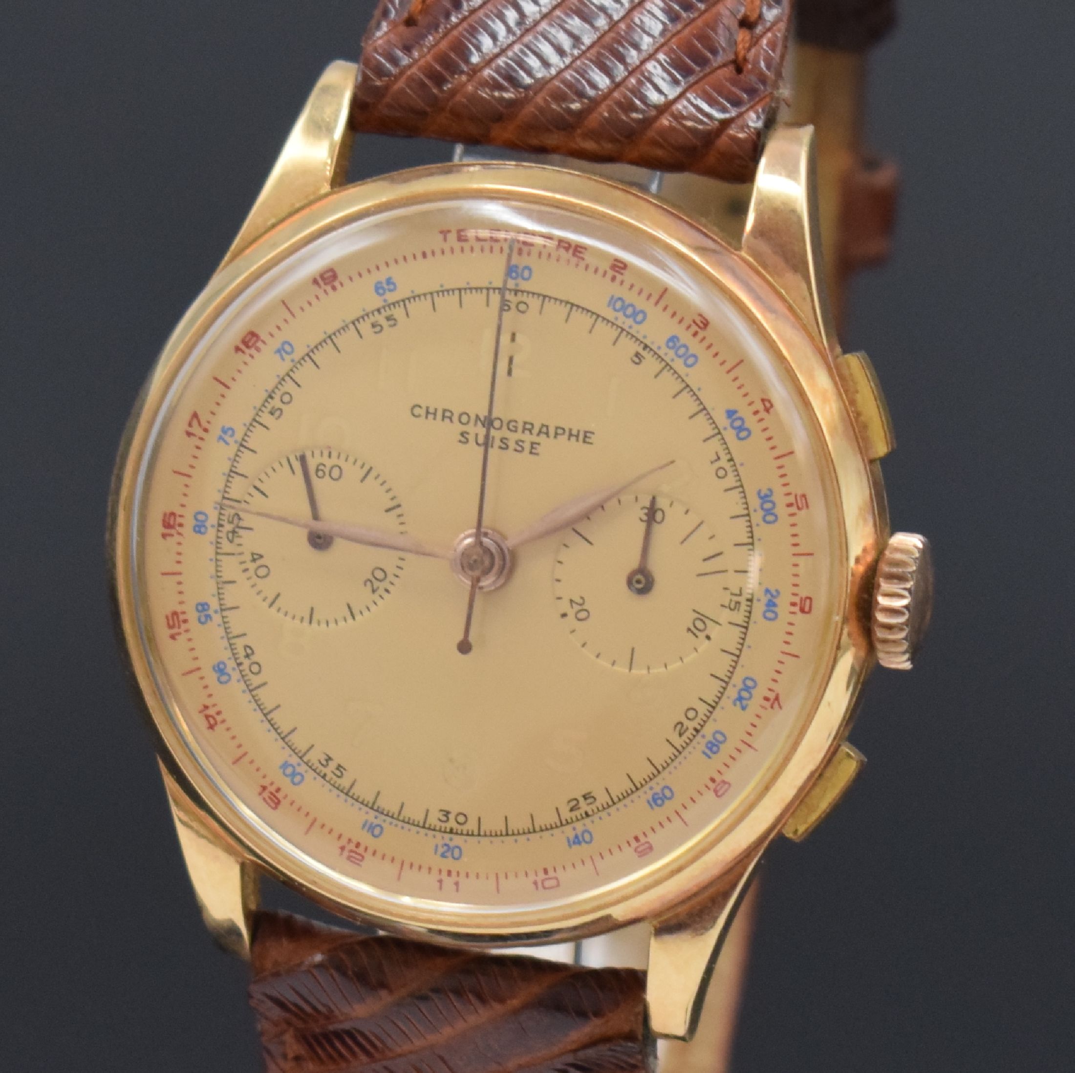 Detail a: CHRONOGRAPHE SUISSE Herrenarmbanduhr in RG 750/000 mit Chronograph, Schweiz um 1950, Handaufzug, 3-teil. Gehäuse, Boden u. Glasrd. gedr., gold. ...