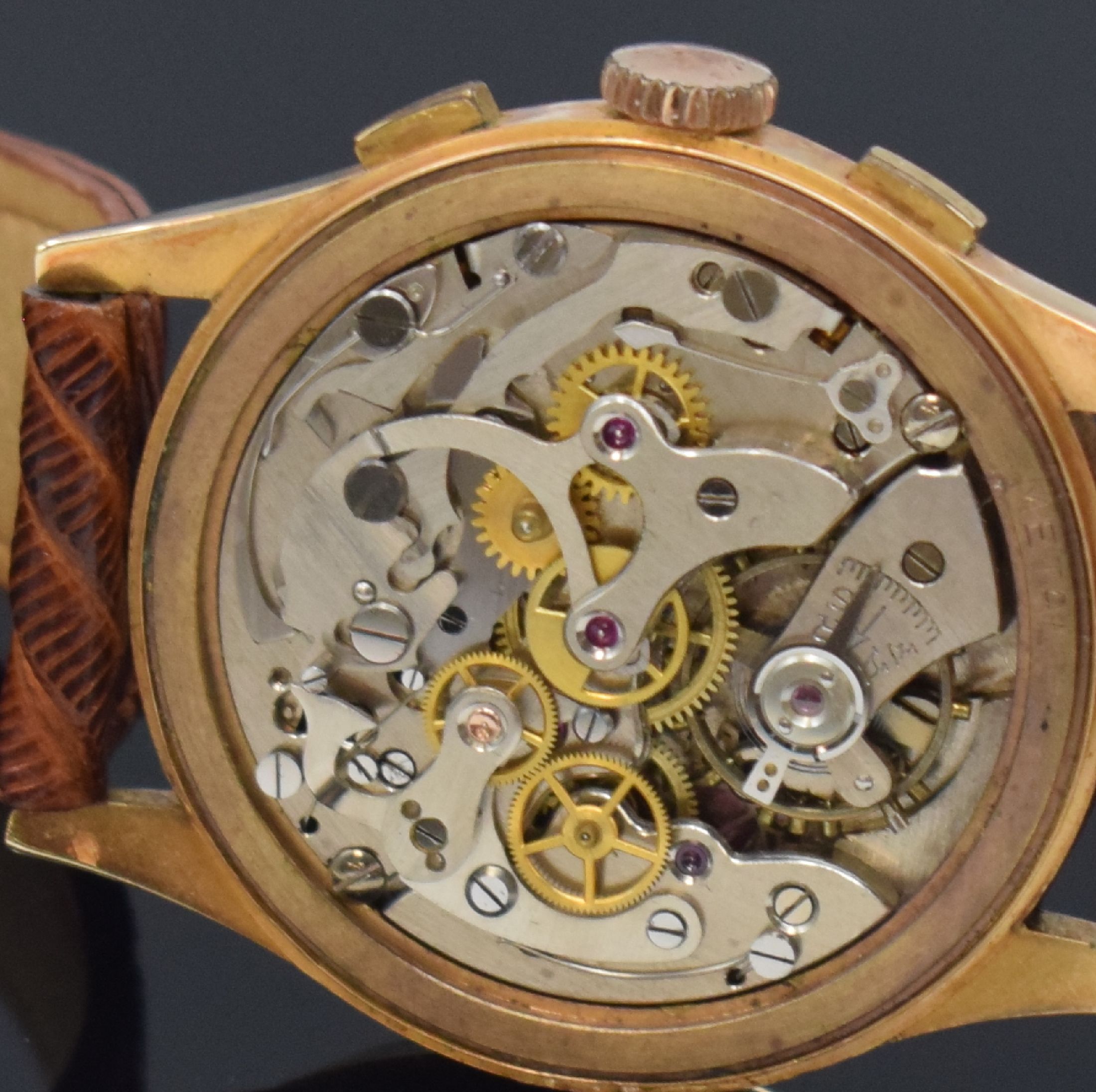 Detail f: CHRONOGRAPHE SUISSE Herrenarmbanduhr in RG 750/000 mit Chronograph, Schweiz um 1950, Handaufzug, 3-teil. Gehäuse, Boden u. Glasrd. gedr., gold. ...