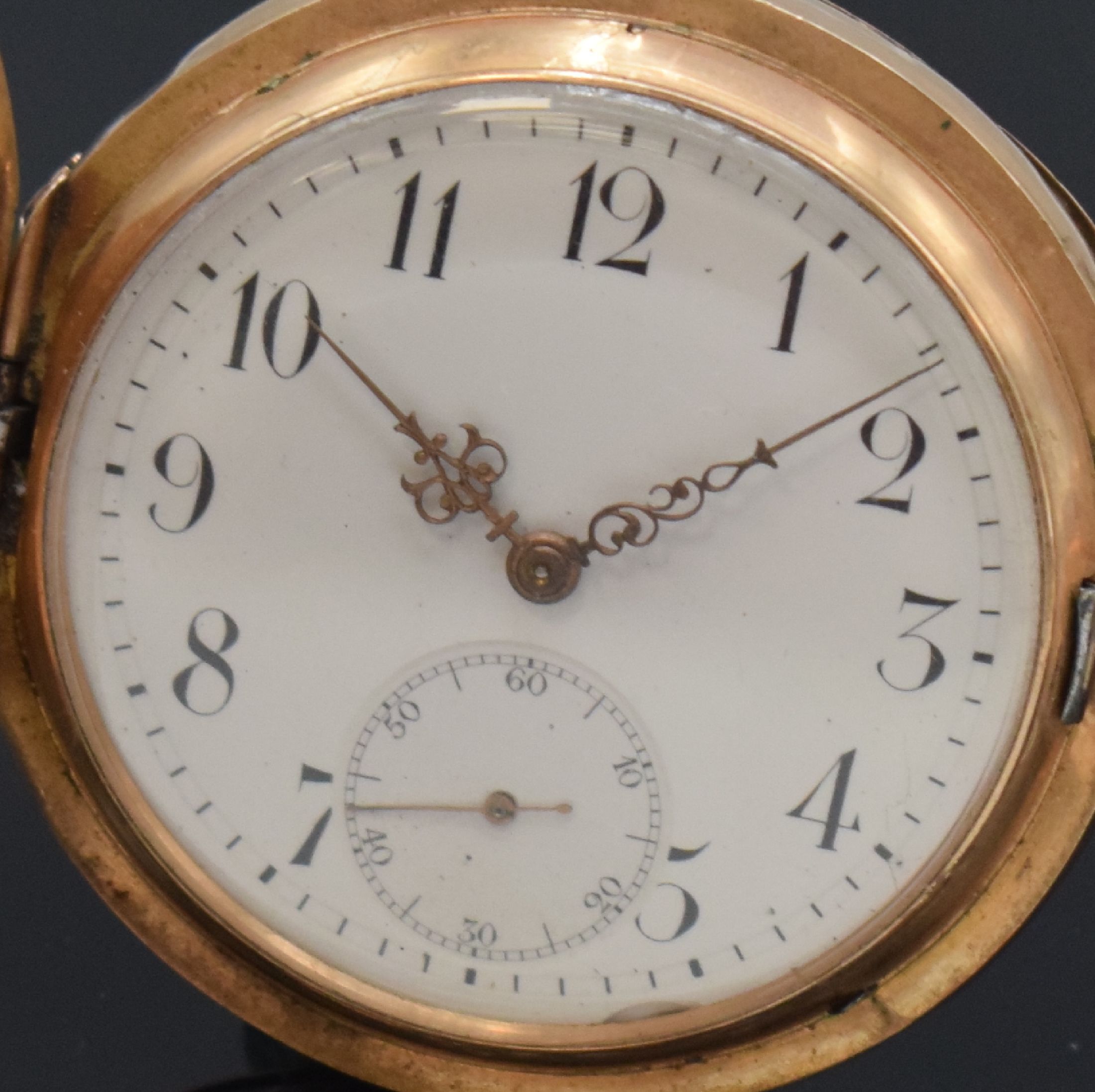 Detail a: IWC Savonette in RG 585/000, Schweiz um 1900, 2-Deckel Goldgeh. dell., Emailzifferbl. m. arab. Zahlen, gold. Zeiger, verg. Werk Kal. 53, 3 verschr. ...
