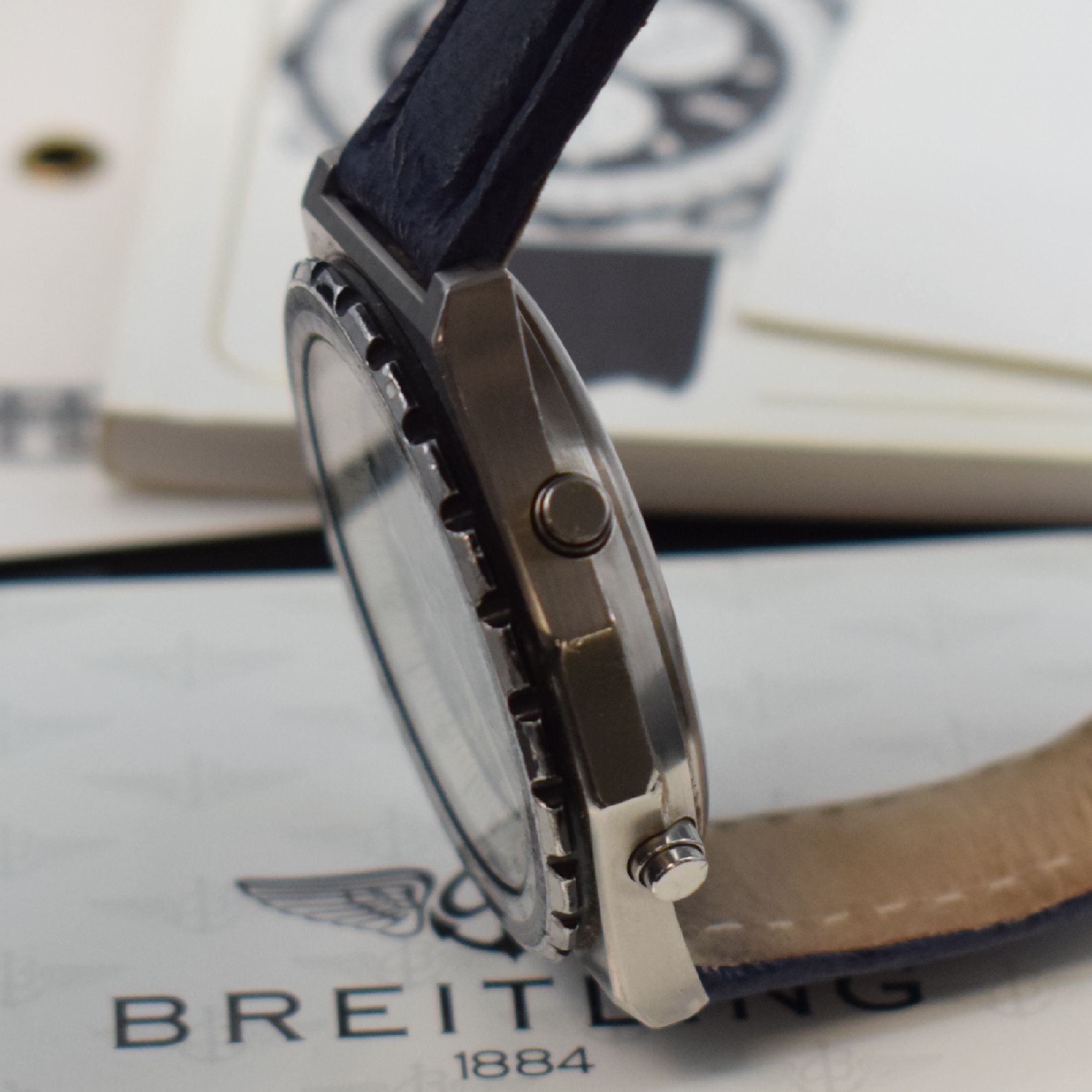 Detail d: BREITLING Navitimer Jupiter Pilot Flieger- Chronograph in Stahl Referenz A59027, Schweiz lt. orig. Papier verk. 1992, quarz, verschr. Geh., beids. ...