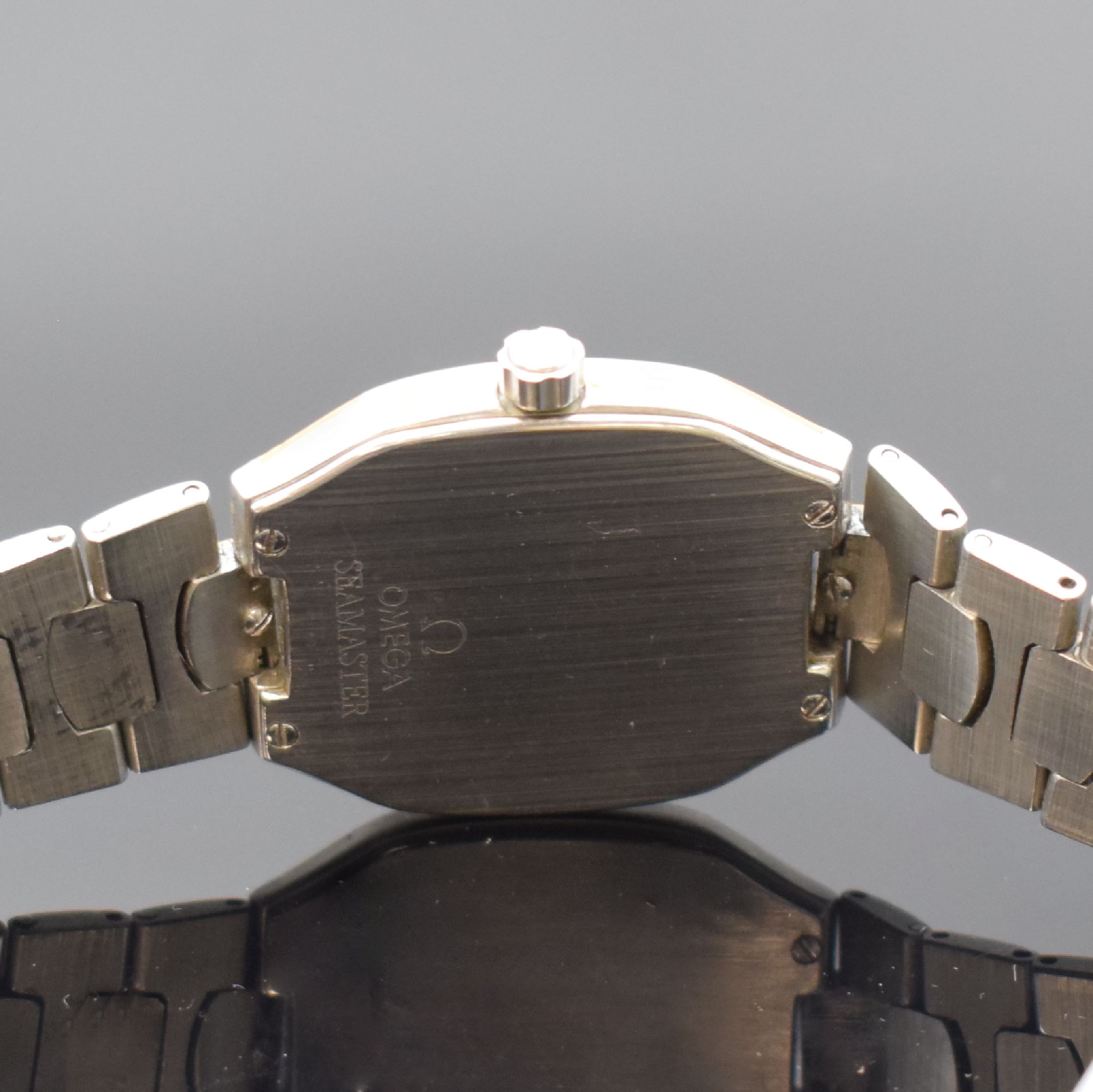 Detail d: OMEGA Seamaster Polaris Multifunktionsuhr in Stahl/Gold, Schweiz um 1995, 2-tlg. Geh. Ref. 386.0822, Boden 4-fach verschr., integr. orig. Band m. ...
