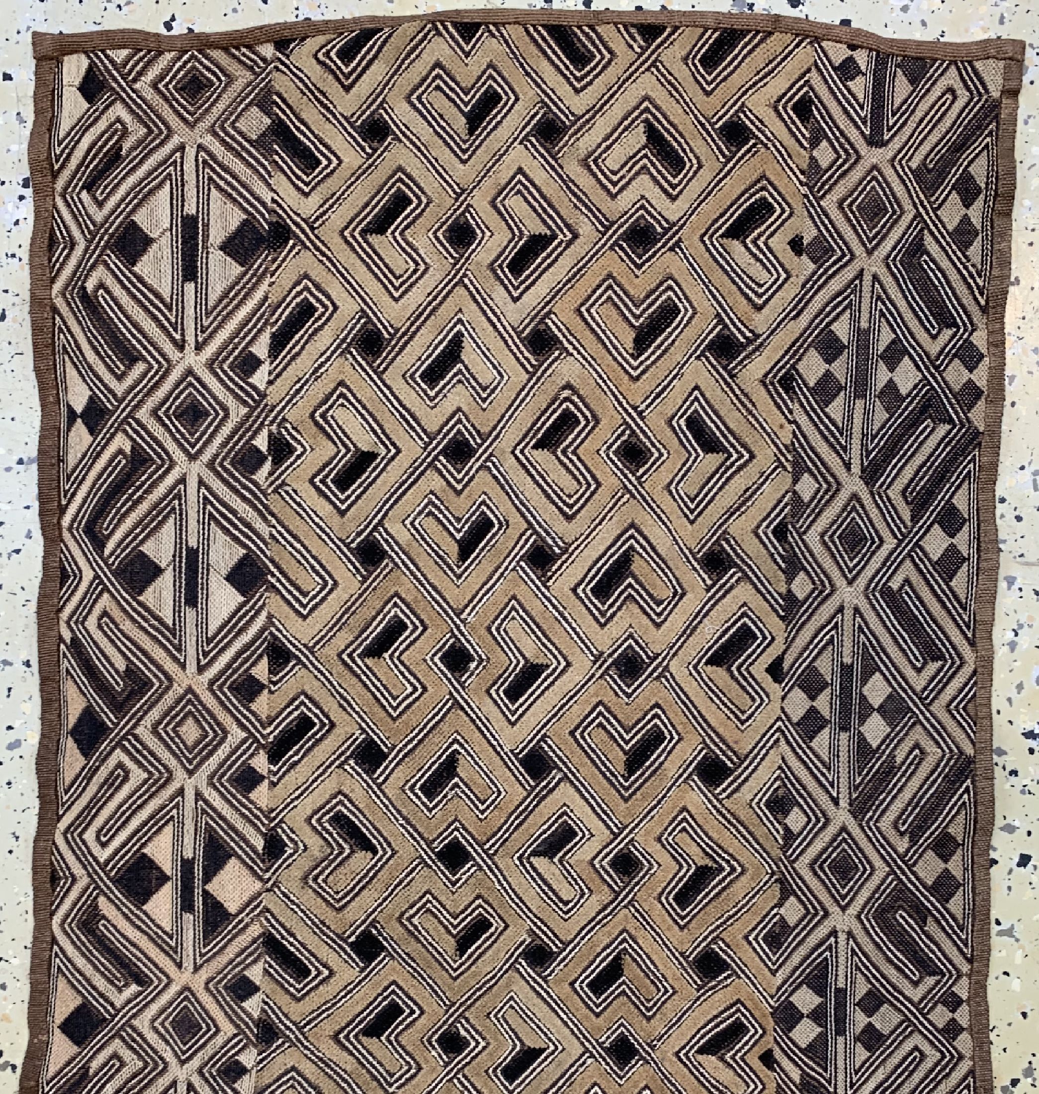 Detail b: Kuba Cloth"Rafia", Afrika, Kongo, um 1900, Holzfaser, ca. 180 x 55 cm, EHZ: 1-2