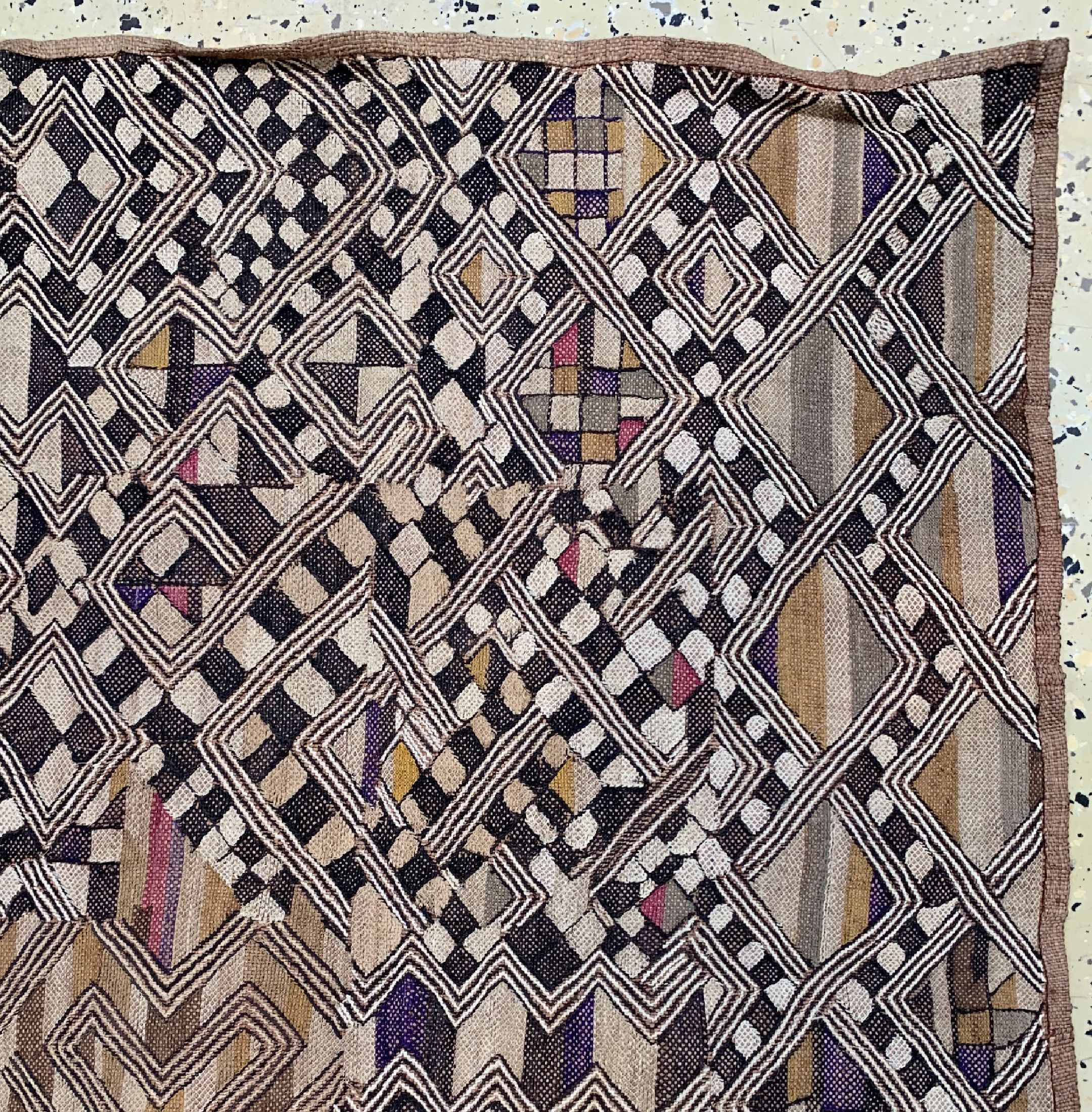 Detail b: Kuba Cloth"Rafia", Afrika, Kongo, um 1900, Holzfaser, ca. 114 x 55 cm, EHZ: 1-2