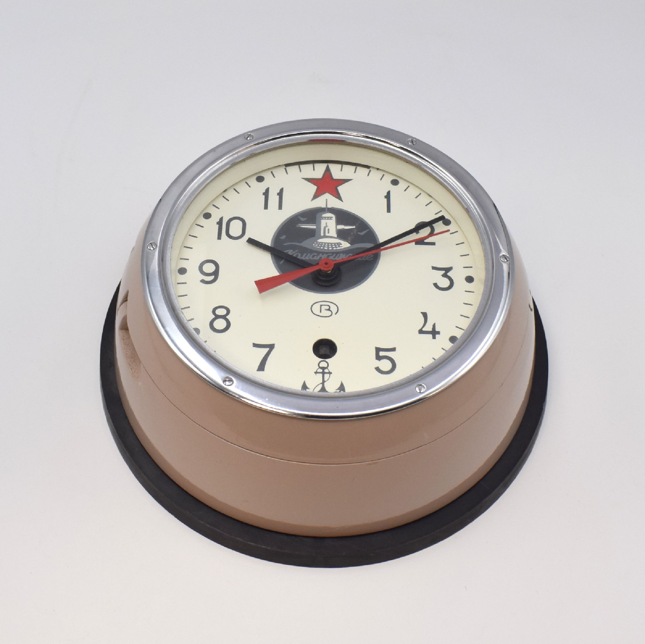 SLAVA U-Boot Wanduhr, Russland um 1993, mit Halteplatte u. Schlüssel, 8-Tagewerk, Zentral-sek., D. ca. 22,5 cm, EZ 2, aus Sammlungsauflösung