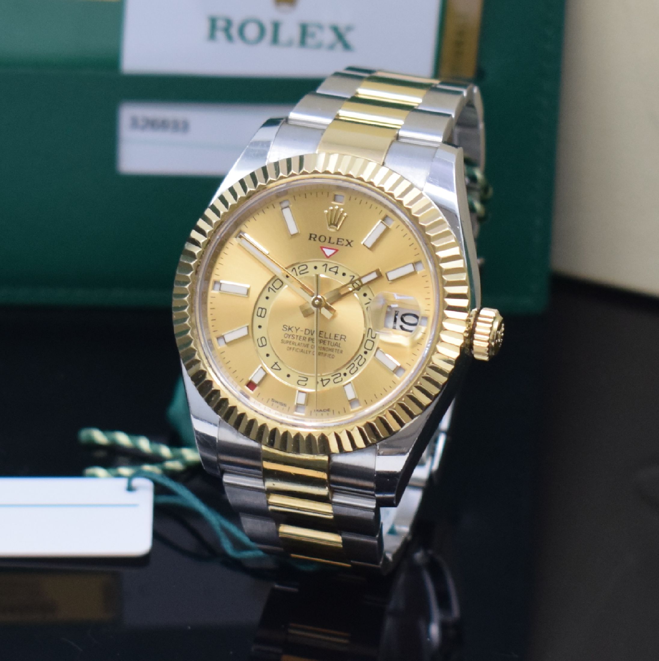 Detail a: ROLEX Herrenarmbanduhr Oyster Perpetual Date Sky-Dweller Jahreskalender in Stahl/Gold Referenz 326933, Automatik, LC 100, Chronometer der ...