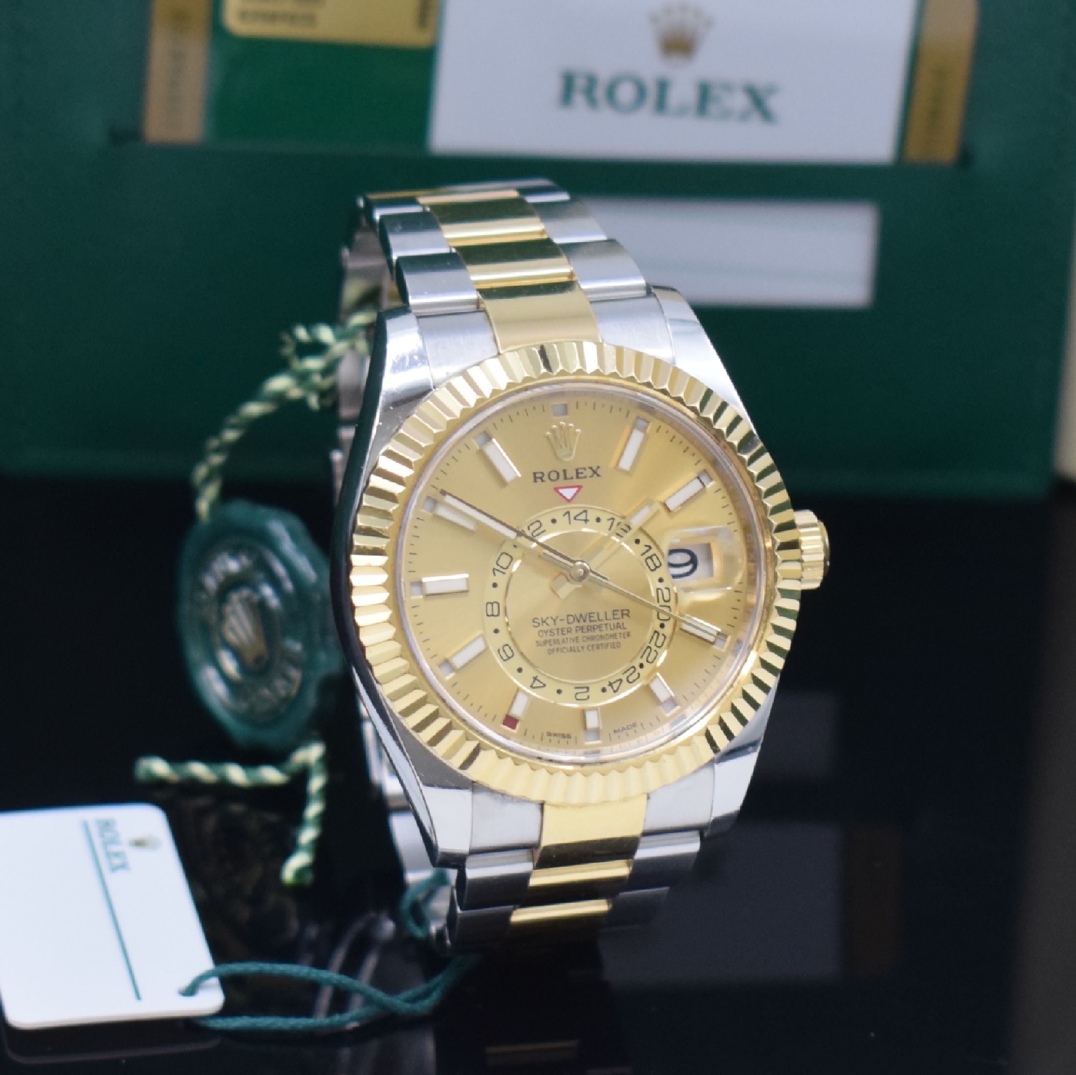 Detail c: ROLEX Herrenarmbanduhr Oyster Perpetual Date Sky-Dweller Jahreskalender in Stahl/Gold Referenz 326933, Automatik, LC 100, Chronometer der ...