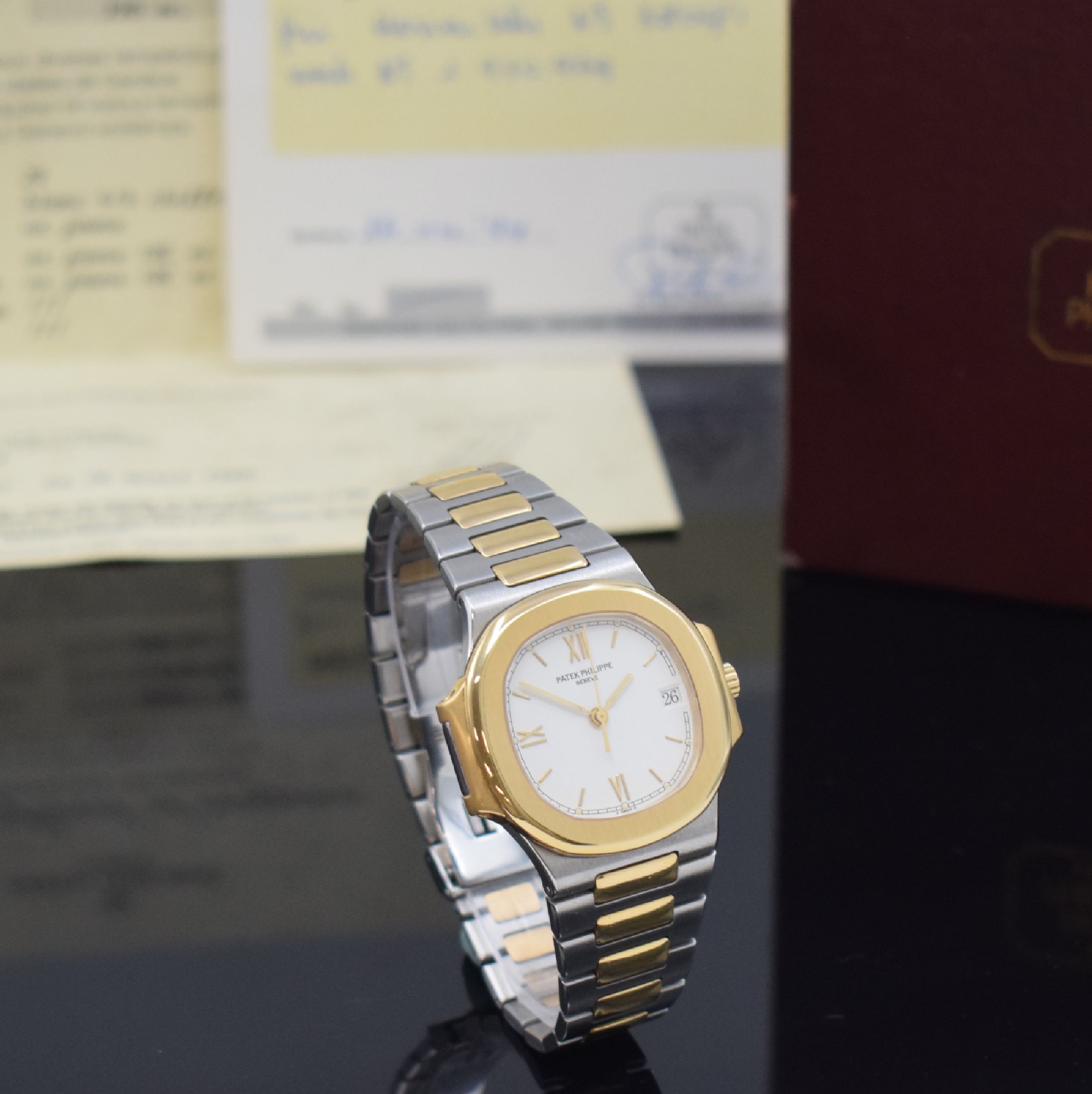 Detail c: PATEK PHILIPPE hochfeine Herrenarmbanduhr Modell Nautilus Referenz 3800/1 designed von Gerald Genta mit original Zertifikat, Schweiz verkauft ...