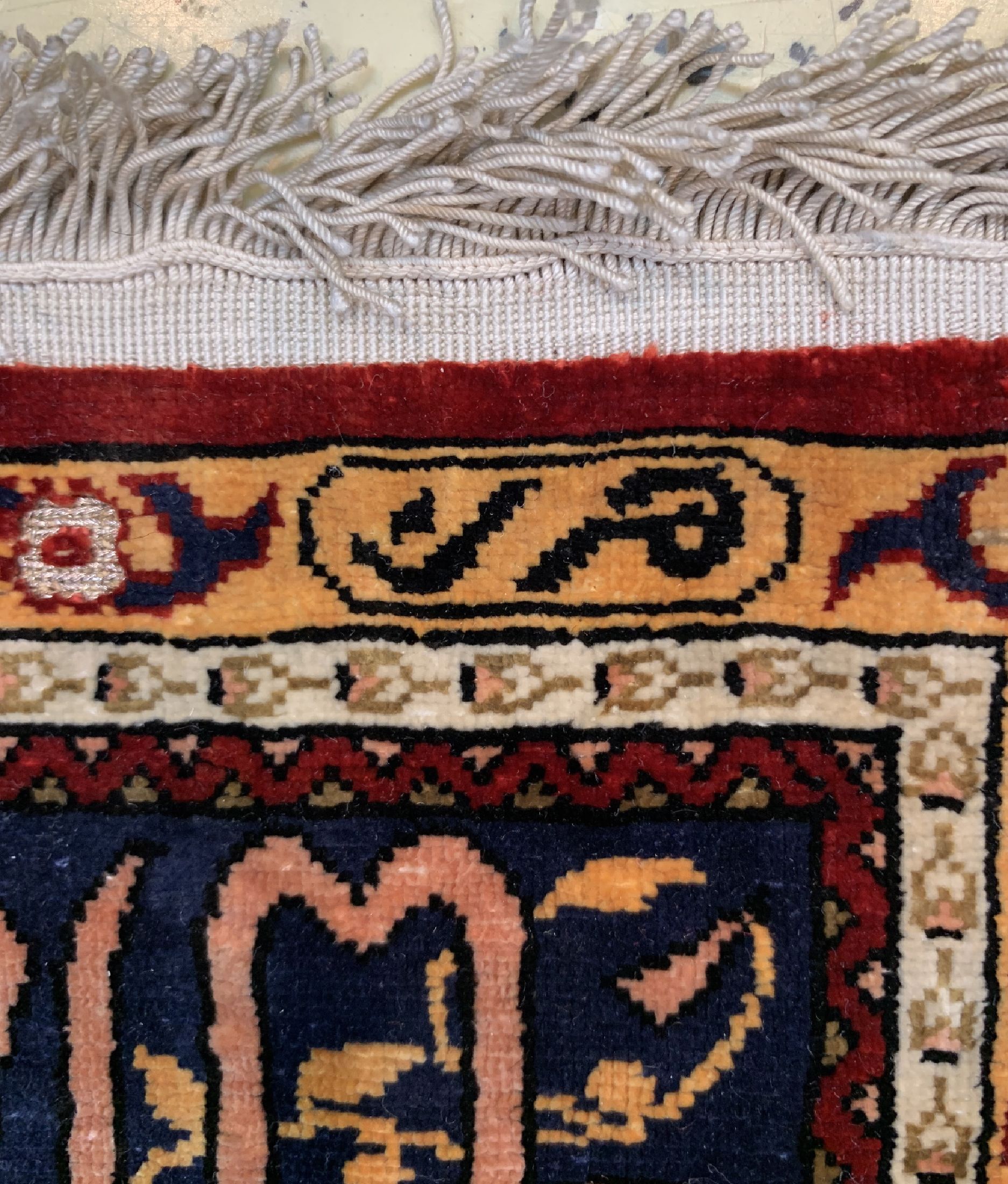 Detail c: Hereke Seide fein, signiert, Türkei, um 1960, reine Naturseide(Metallbroschiert), ca 82 x 56 cm, ca. 1,0 Mio. Kn/qm, EHZ: 1