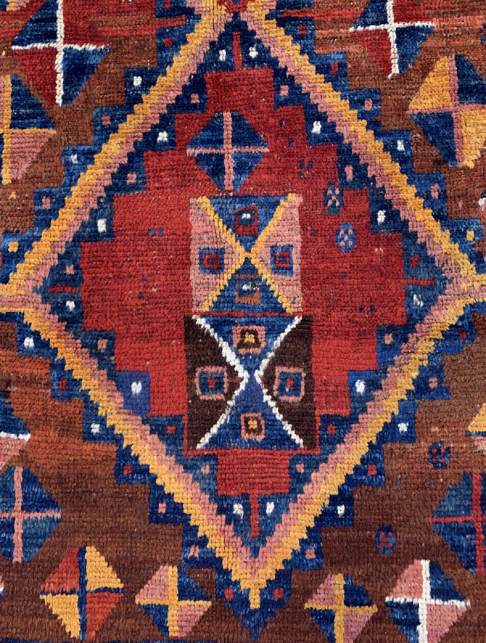 Detail b: Gabbeh antik, Persien, um 1900, Wolle auf Wolle, ca. 214 x 130 cm, EHZ: 3