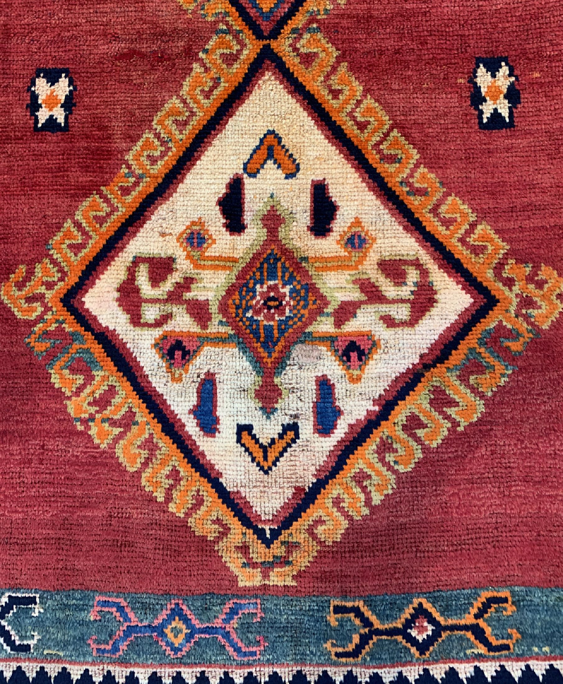 Detail b: Ghaschgai Gabbeh, Persien, um 1920, Wolle auf Wolle, ca. 232 x 115 cm, EHZ: 3