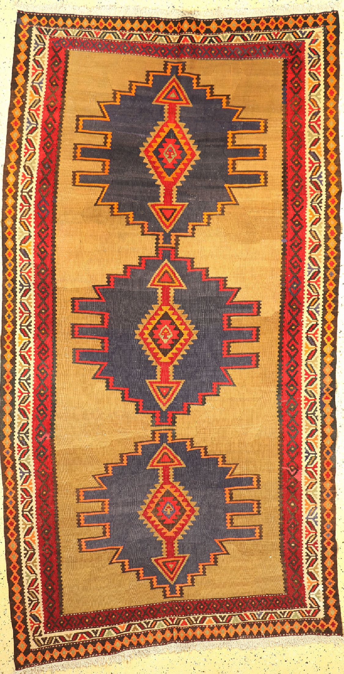 Kelim alt, Persien, Malayer Region, um 1940/1950, Wolle auf Baumwolle, ca. 290 x 150 cm, EHZ: 1-2