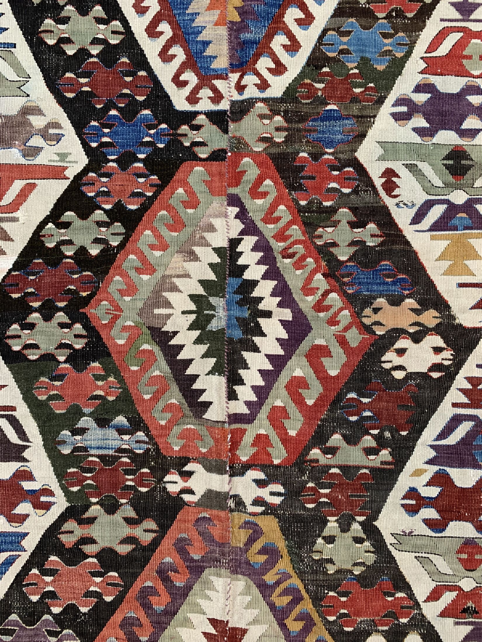 Detail b: Aydin Kelim antik(2 Bahnig), Türkei, 19.Jhd, Wolle auf Wolle, ca. 304 x 143 cm, EHZ: 2-3