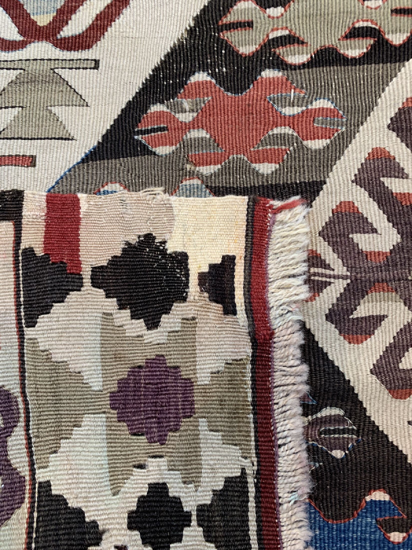 Detail d: Aydin Kelim antik(2 Bahnig), Türkei, 19.Jhd, Wolle auf Wolle, ca. 304 x 143 cm, EHZ: 2-3