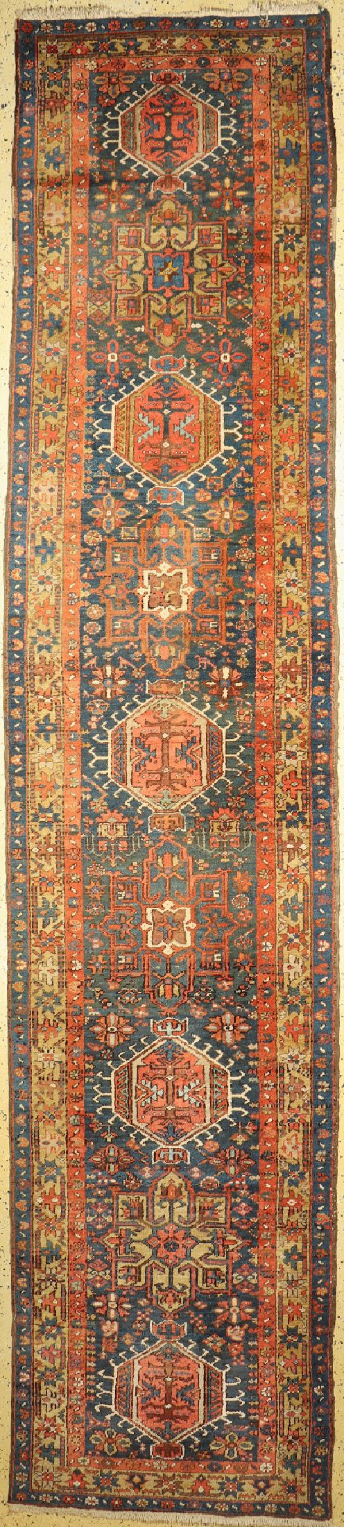 Garadje, Persien, ca. 50 Jahre, Wolle auf Baumwolle, ca. 437 x 95 cm, EHZ: 2