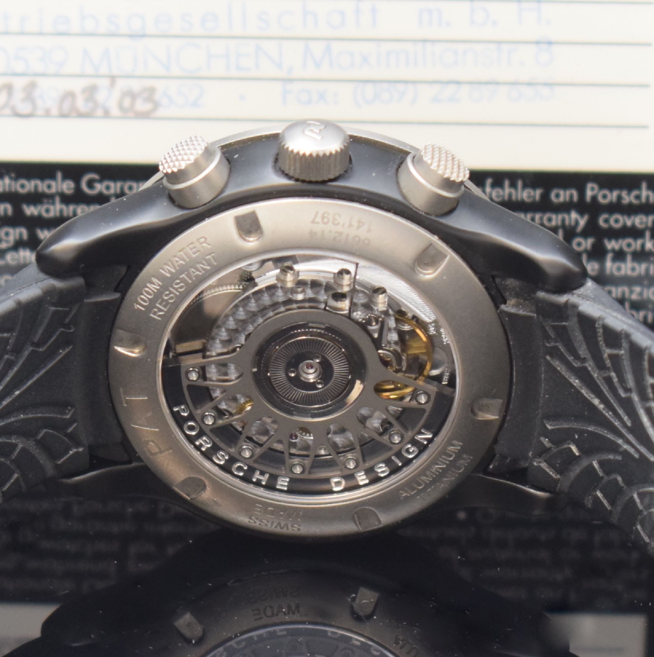 Detail d: PORSCHE DESIGN Dashboard Armbandchronograph Referenz 6612.14, Automatik, teilw. geschwärztes Geh. in Aluminium und Titan kombiniert, Boden und Krone ...