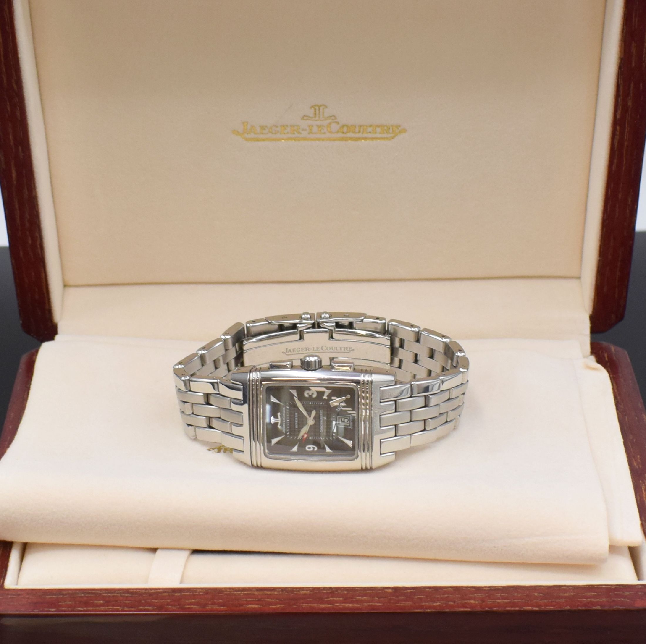Detail f: Jaeger-LeCoultre Herrenarmbanduhr Modell Reverso Gran Sport Chronograph Referenz 295.8.59, Handaufzug, um 180 Grad drehb. Wendegehäuse in Edelstahl ...