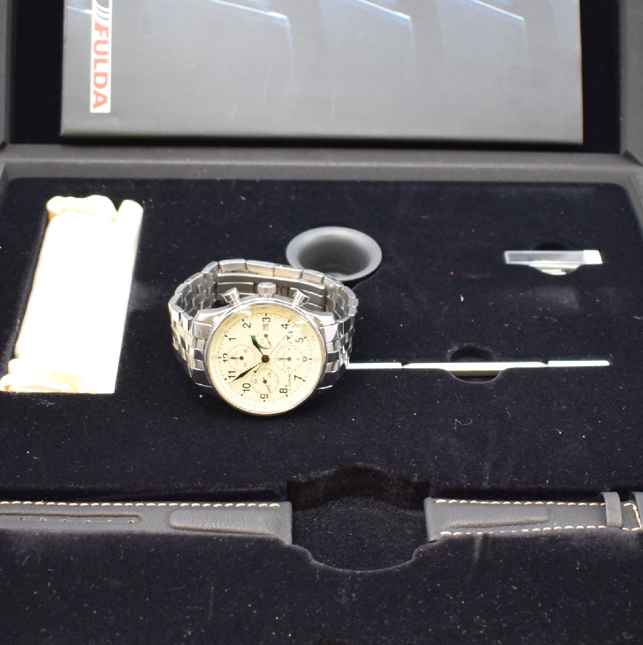 Detail f: SINN 100 Jahre FULDA auf 500 Stück limitierte Herrenarmbanduhr mit Chronograph, Deutschland 2000, Automatik, herausgegeben anl. 100 jährigen ...