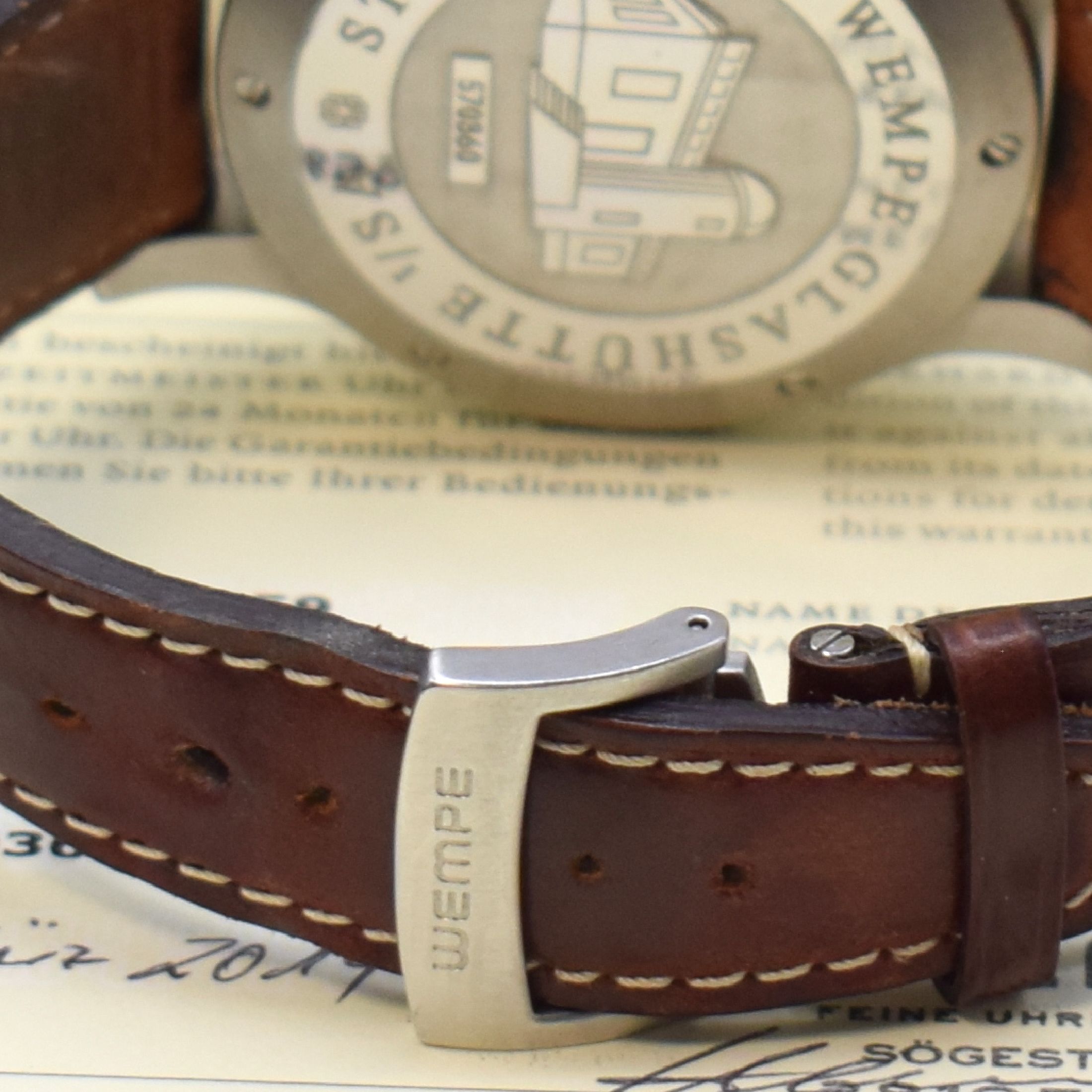 Detail b: WEMPE Zeitmeister Armbandchronometer mit Chronograph, Automatik, Edelstahlgeh. inkl. orig. Lederband m. orig. Dornschl., Boden m. Darst. Sternwarte ...