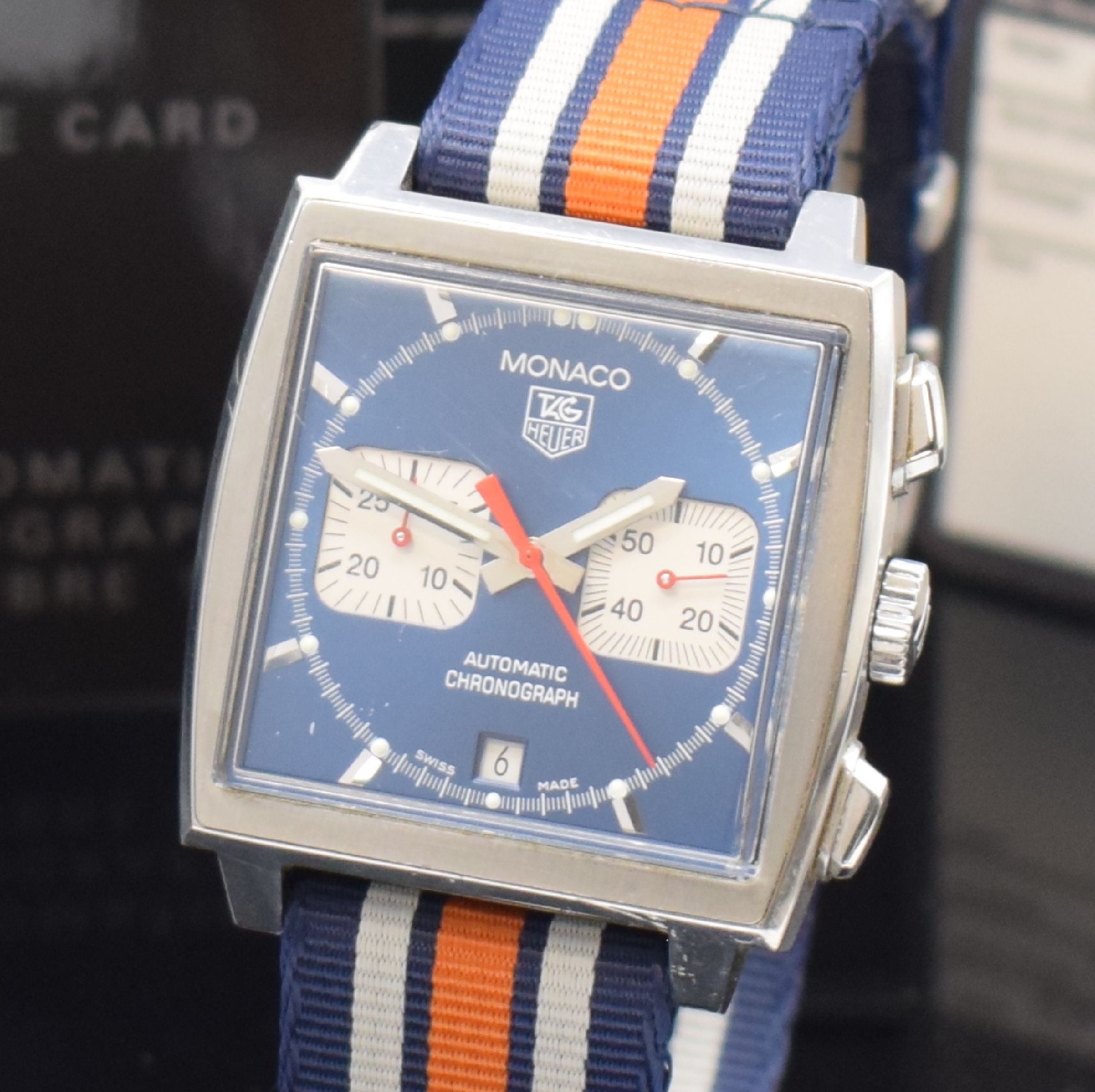 Detail a: TAG HEUER Armbandchronograph Serie Monaco Referenz CW2113-0, Automatik, Edelstahlgeh. inkl. orig. Ripsband, zus. orig. Lederband m. orig. Faltschl. ...