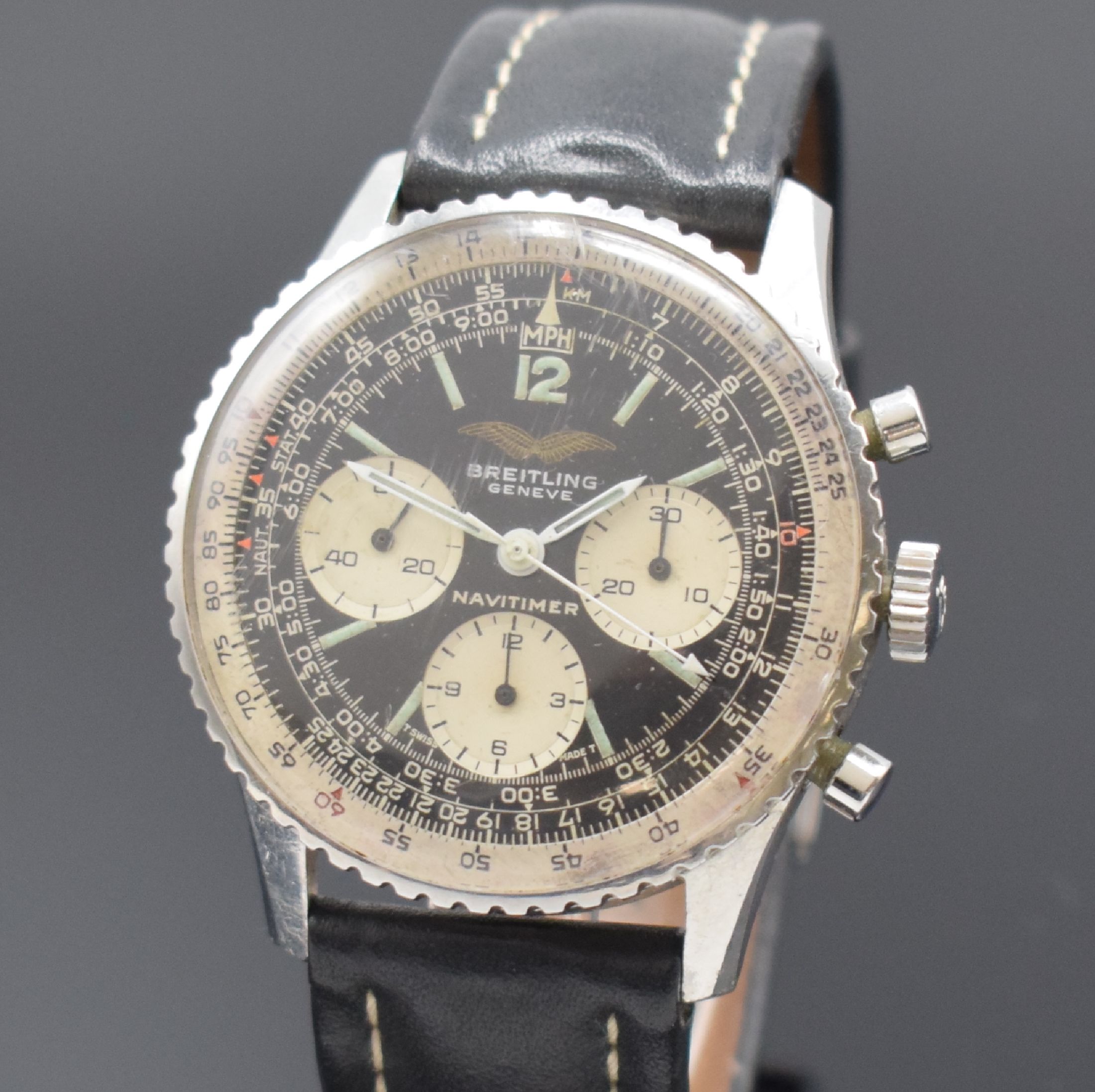 Detail a: BREITLING Schaltradchronograph Navitimer für die Irakische Luftwaffe, Handaufzug, Schweiz um 1960, 3-teil. Edelstahlgeh., Boden m. irakischem ...