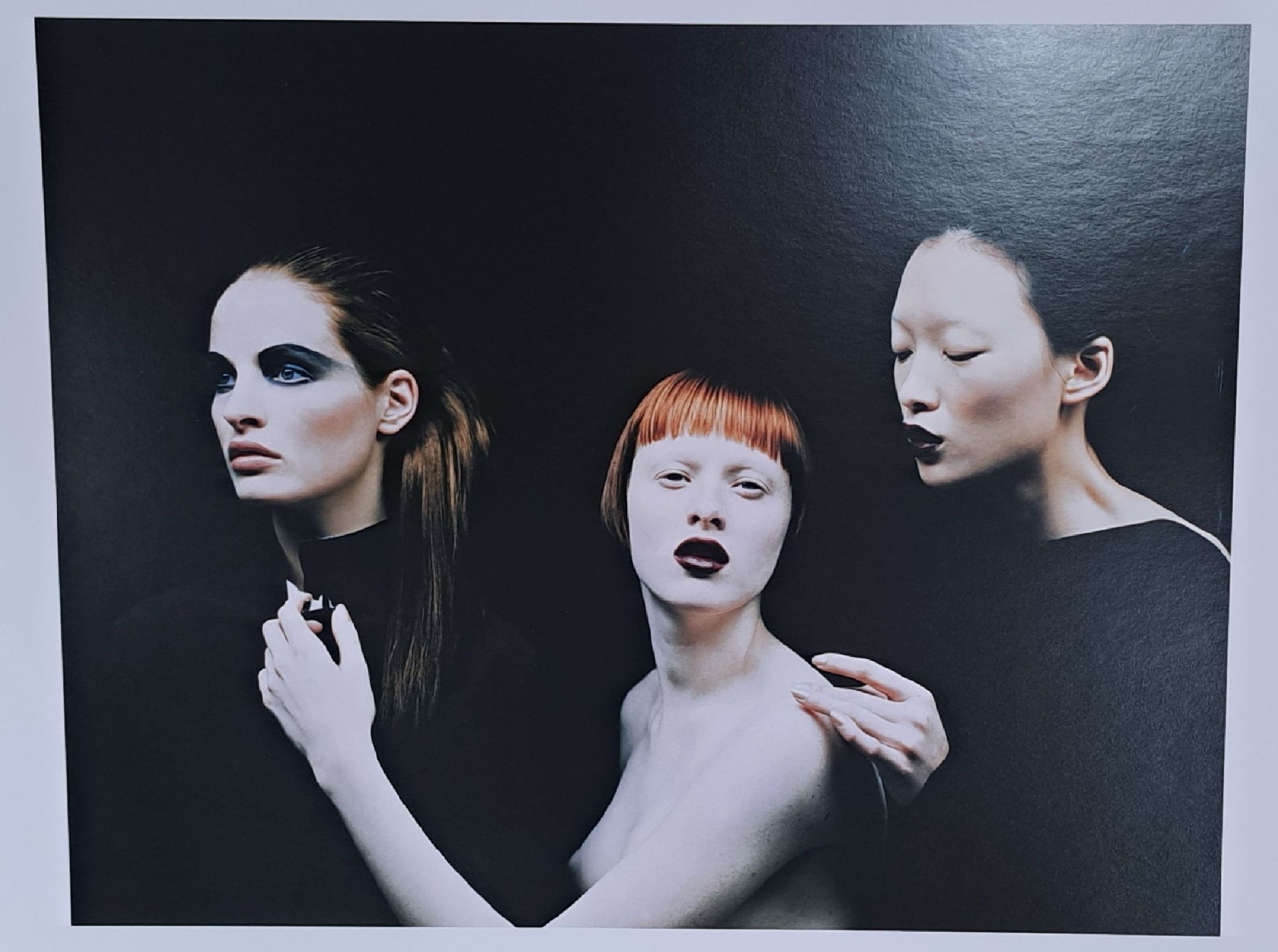 Detail f: Vogue- Limited Edition, Portfolio zum 20ten Jubiläum, 1979-1999, mit insgesamt 45 Fotografien, num. 1845/2000, Berlin Conde Nast Verlag 1999, im ...