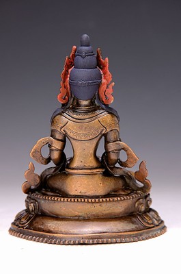 26638991a - Amitayus Bodhisattva, Tibet, 19th century, bronze, on double lotus throne, meditation posture Dhyana Mudra, ambrosia vase, ca. 15 x 11.5 x 8.5 cm