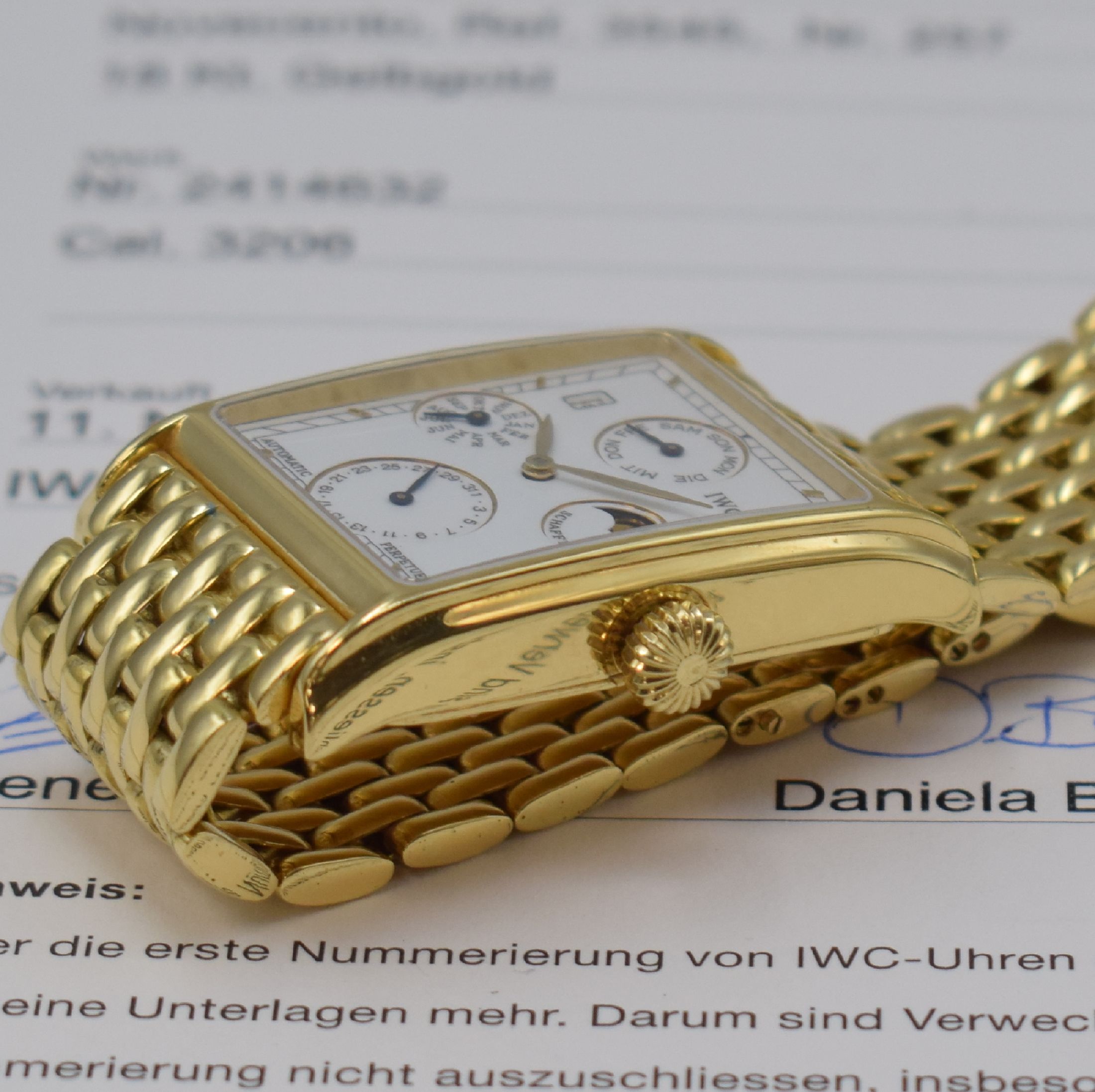 Detail e: IWC feine, astronomische Herrenarmbanduhr mit ewigem Kalender Modell Novecento in GG 750/000 Referenz 3545, Automatik, orig. Gliederband m. dopp. ...