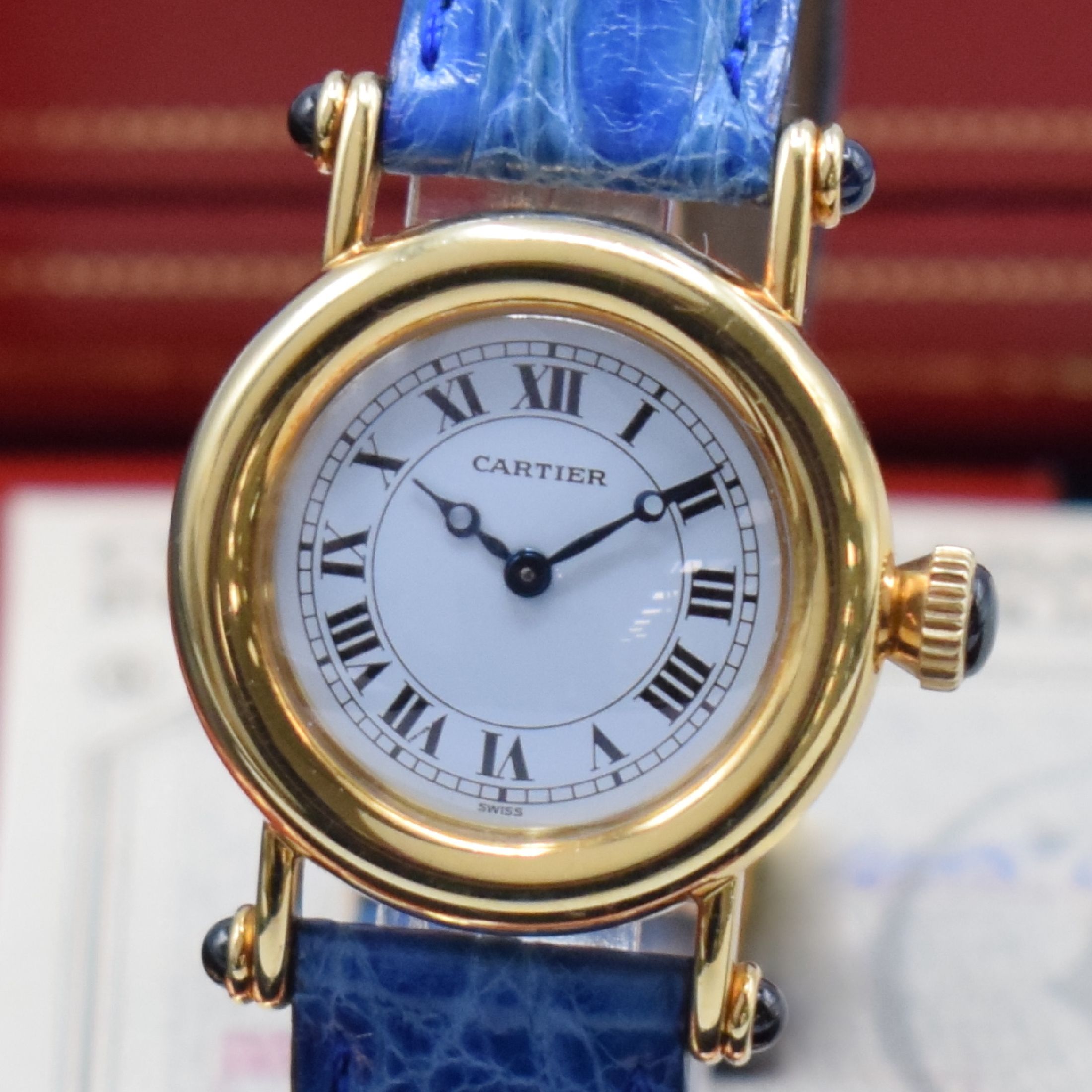 Detail a: CARTIER Diabolo Damenarmbanduhr in GG 750/000 Referenz 1440 0, quarz, Boden 6-fach verschr., orig. Lederband inkl. orig. GG 750/000 Faltschl., ...