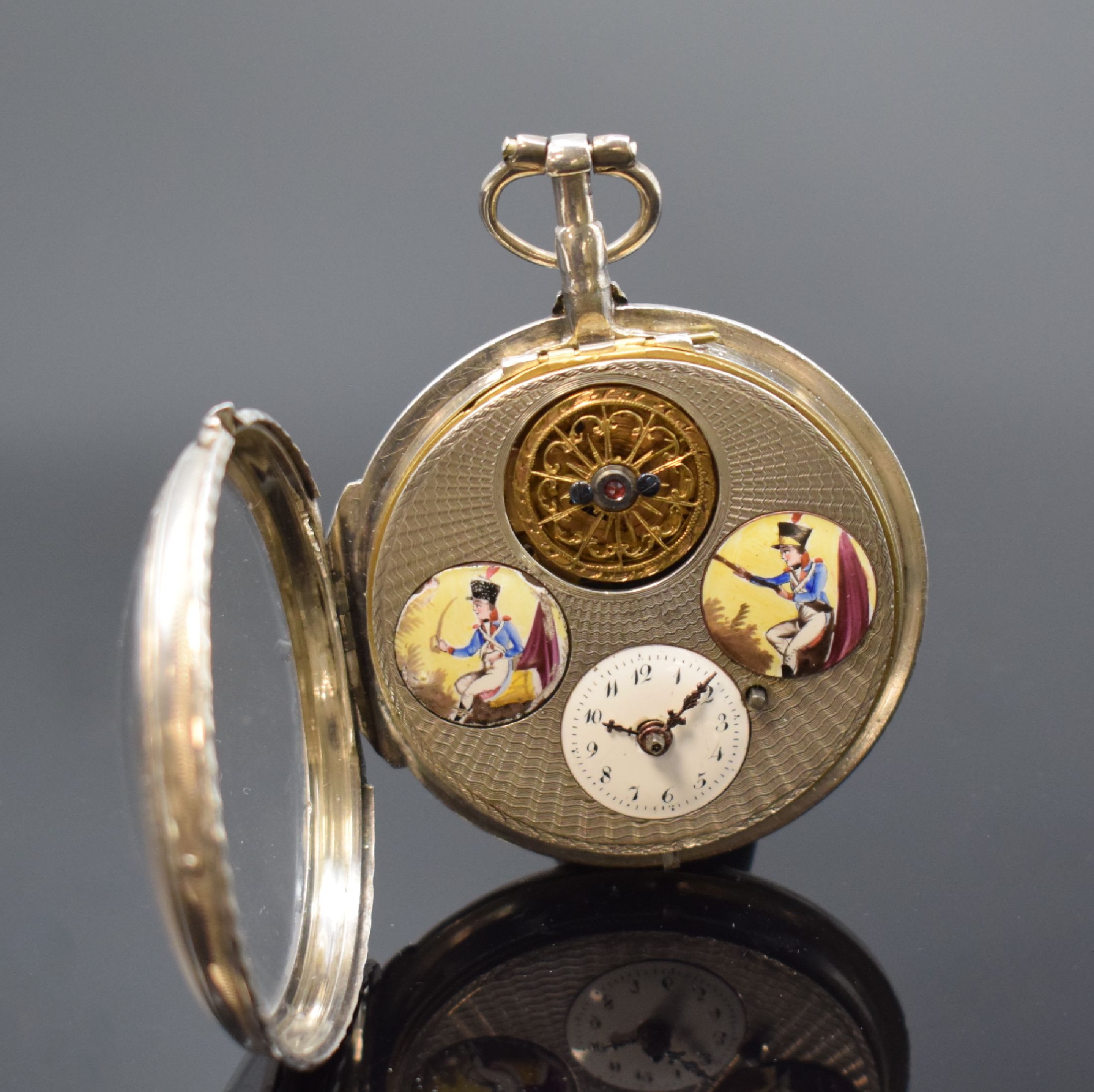 Detail b: Interessante Spindeltaschenuhr mit offener Unruh und Emailmalerei, Frankreich um 1820, Silbergehäuse, silb. guill. Zifferblatt m. Emailmalerei, ...