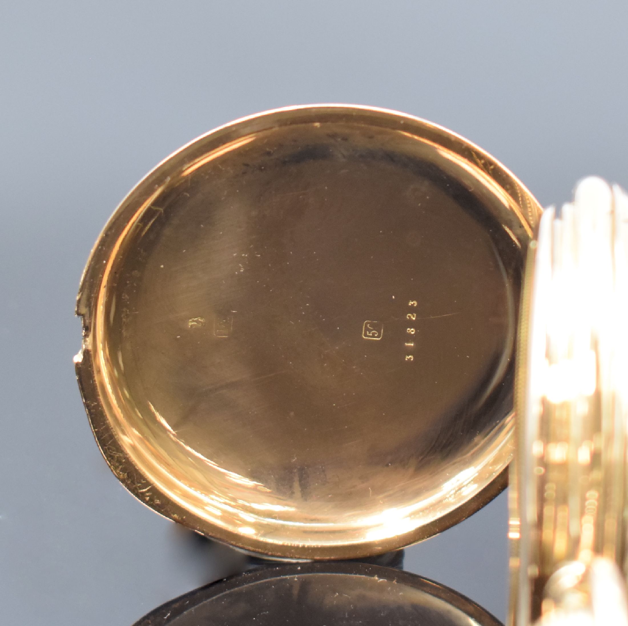 Detail d: LOUIS AUDEMARS Brassus schwere Savonette in RG 585/000, Schweiz um 1900, 3-Deckel Goldgeh., Emailzifferbl. m. röm. Zahlen u. arab. Minuterie, gebl. ...