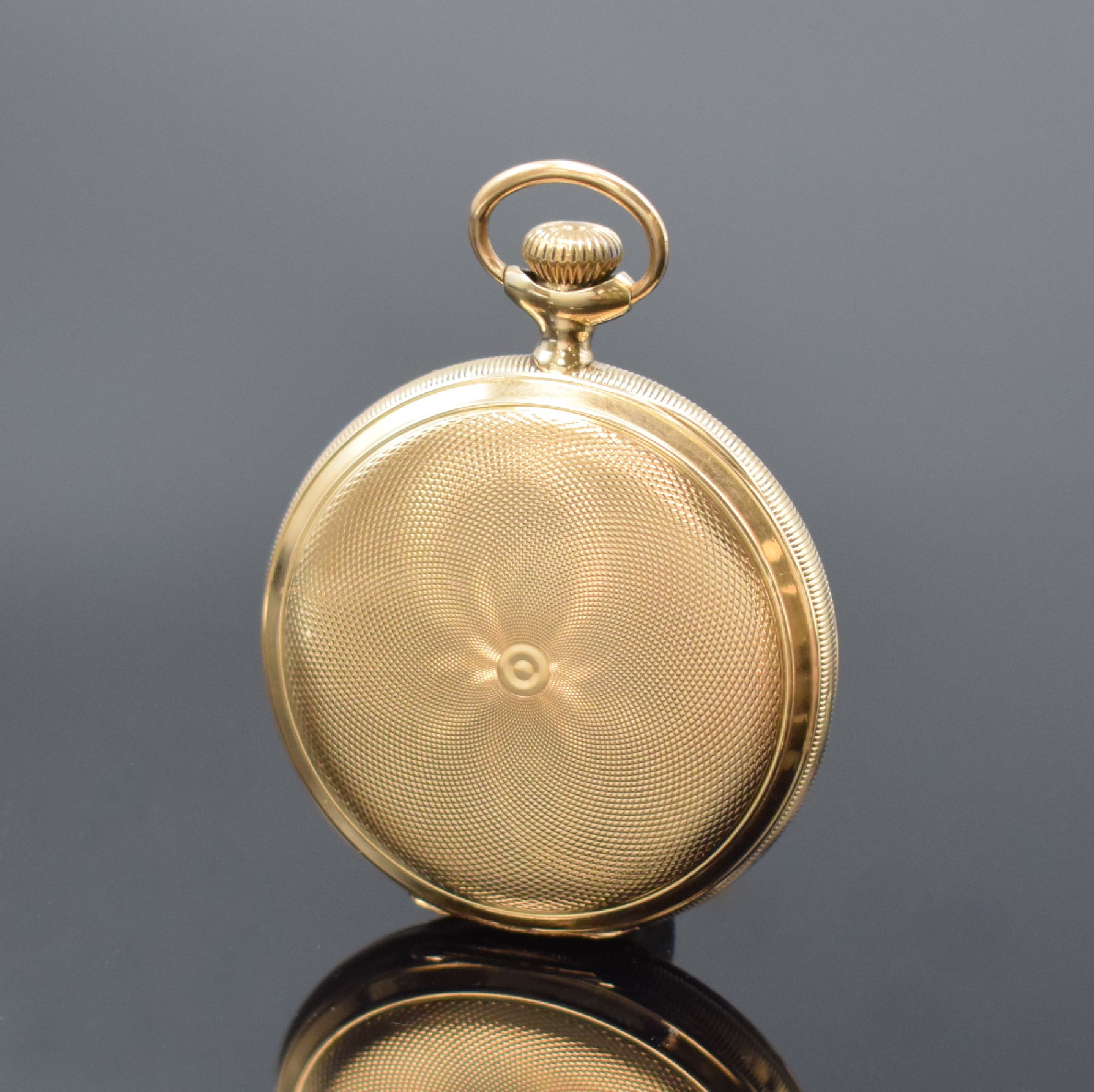 Detail c: WALTHAM Savonette in RoseG 585/000, USA um 1905, Emailzifferbl. m. röm. Zahlen u. roter arab. Minuterie, Cuvette m. Widmung, Ankerwerk m. Komp.-Unr. ...