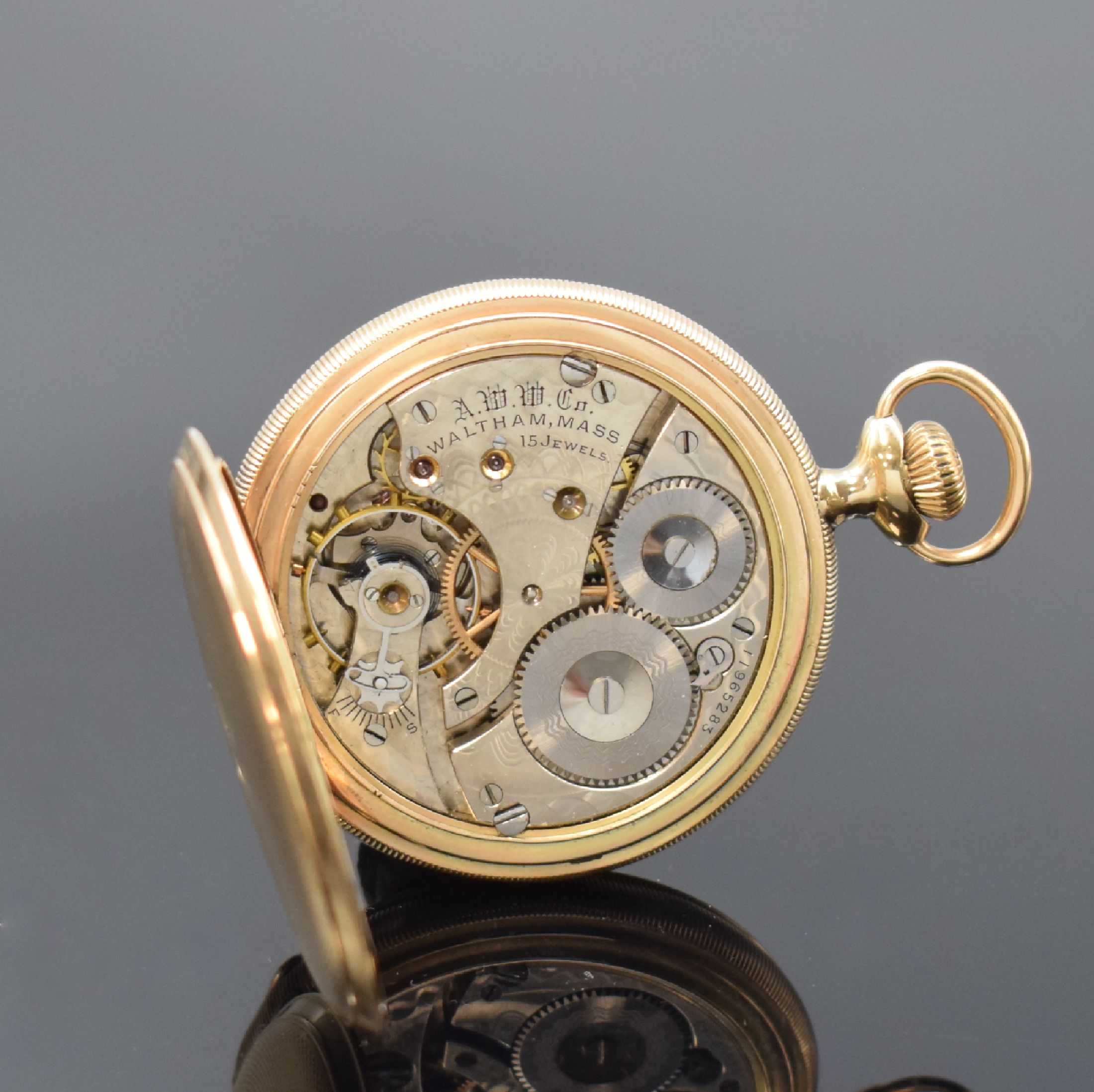 Detail g: WALTHAM Savonette in RoseG 585/000, USA um 1905, Emailzifferbl. m. röm. Zahlen u. roter arab. Minuterie, Cuvette m. Widmung, Ankerwerk m. Komp.-Unr. ...