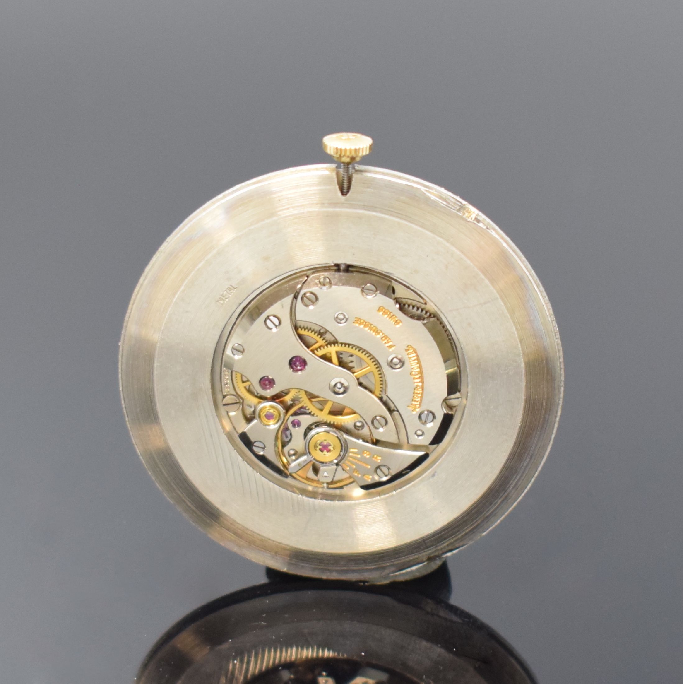 Detail c: Jaeger-LeCoultre Frackuhr in GG 750/000 Referent 9019, Schweiz um 1960, Handaufzug, 2-teil. Gehäuse, Boden gedr., silb. Zifferbl. m. aufges. gold. ...