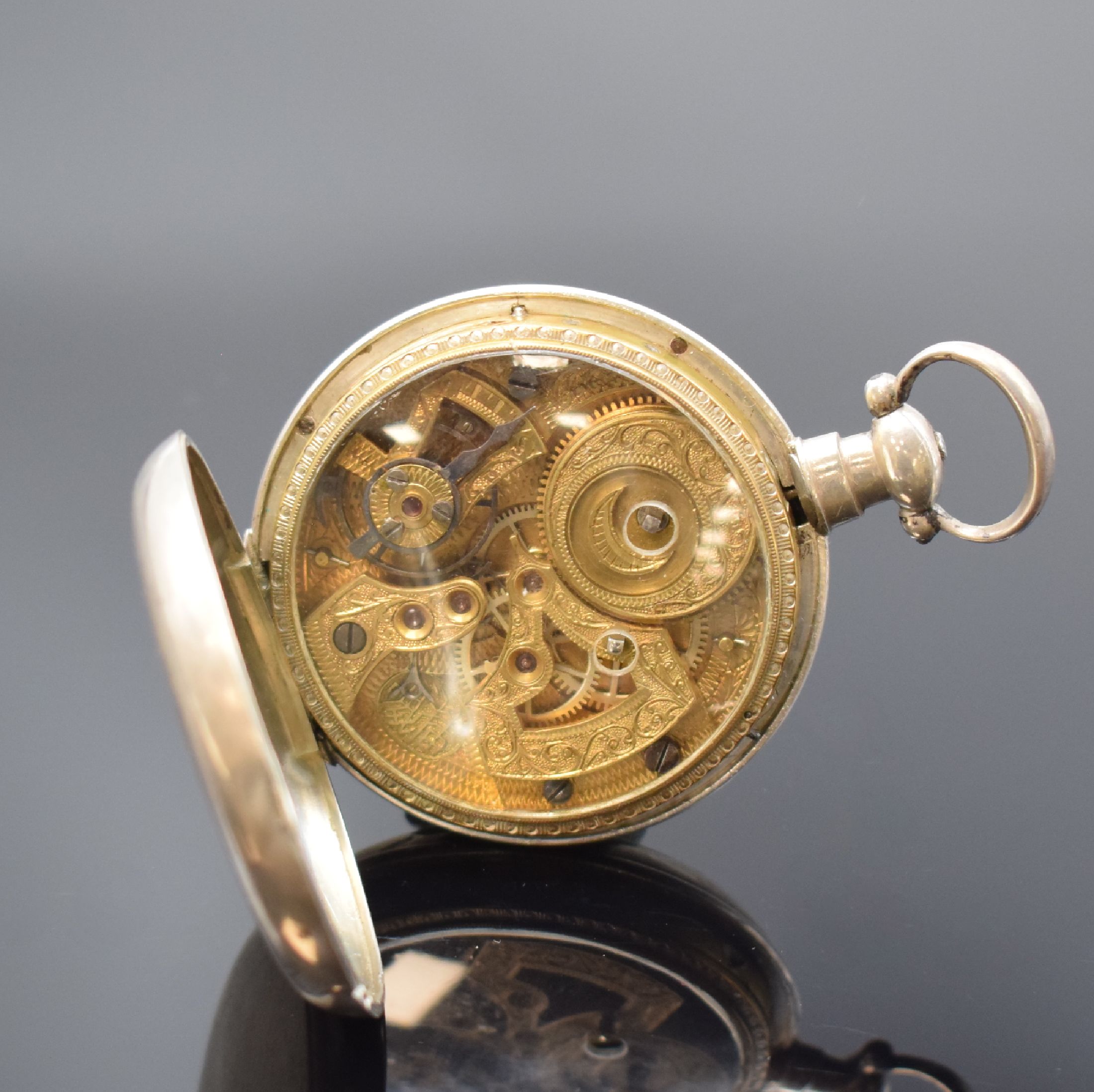 Detail c: Offene Taschenuhr für chinesischen Markt, Schweiz um 1880, Silbergehäuse, bemaltes Zifferbl. m. röm. Zahlen, Scheinpendel b. 6, Birnenzeiger, ...