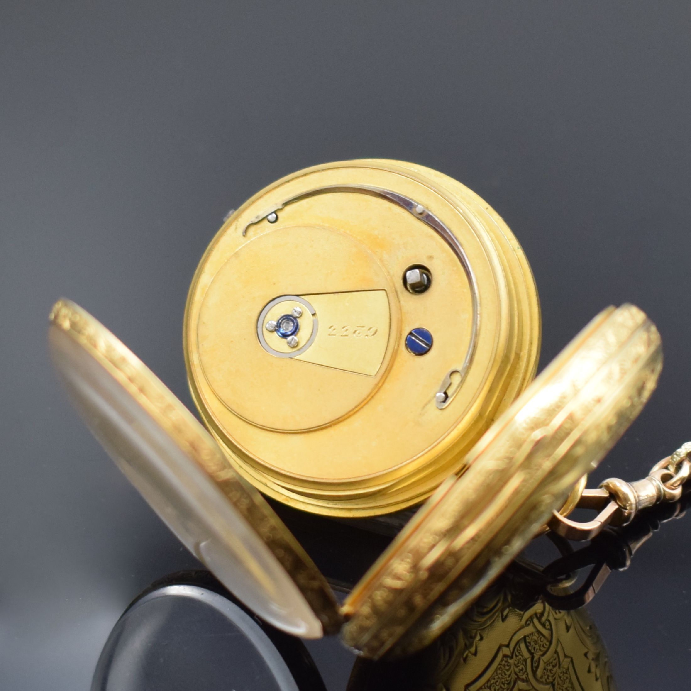 Detail d: R. SOHNSON Sheffield offene Taschenuhr in GG 750/000 mit Kette in GG/RG 375/000, England um 1840, 3-teil. Gehäuse, gold. Zifferblatt m. röm. ...