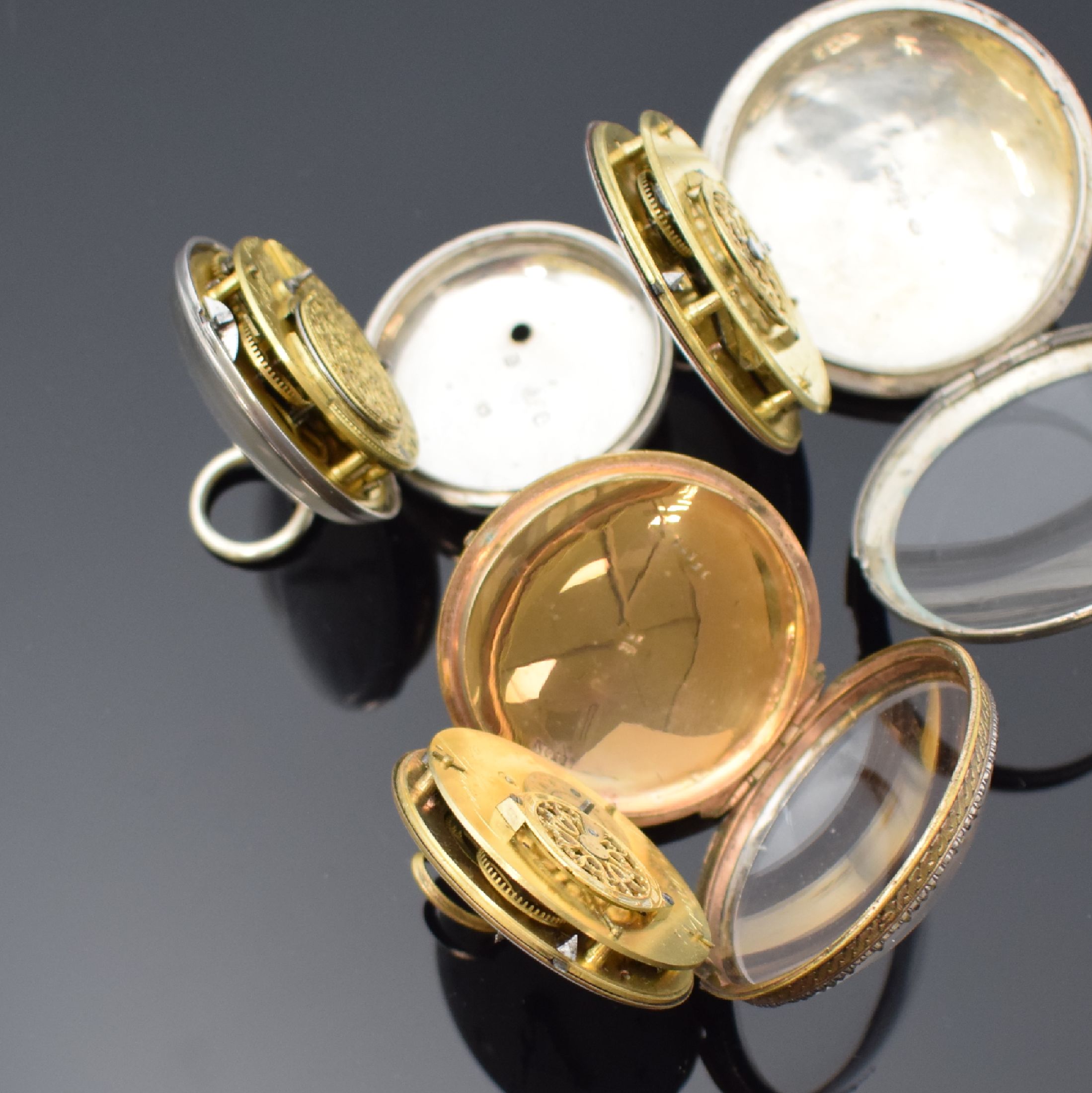 Detail f: 3 Spindeltaschenuhren: BREGUET, Ph. TERROT und Jn. COLLINS, Schweiz/England um 1820 - 1850, 2x in Silber u. 1x verg. und mit Emailmalerei (besch.) u. ...