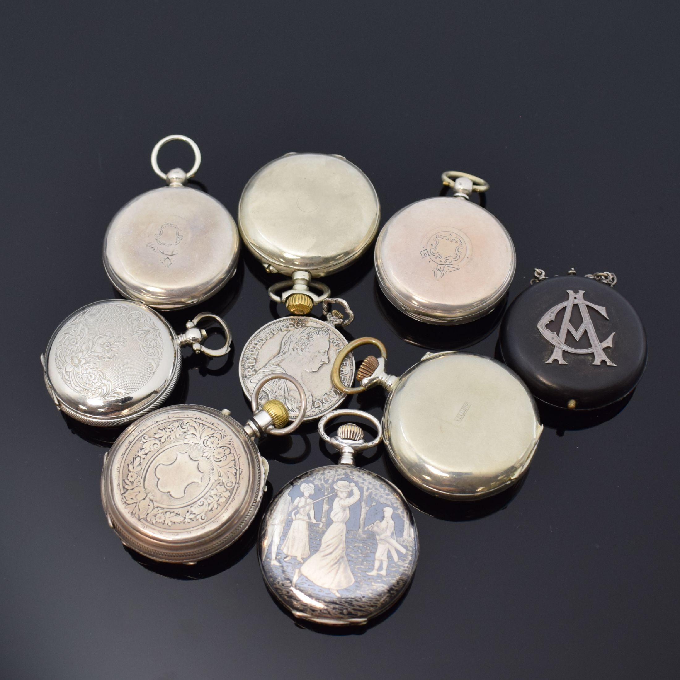 Detail d: 9 Taschenuhren in Silber, Nickel und 1x Holzgehäuse, Schweiz/Frankreich/England um 1860 - 1970, 1x m. 12/24-Std.-Anzeige, versch. Hersteller, meist ...