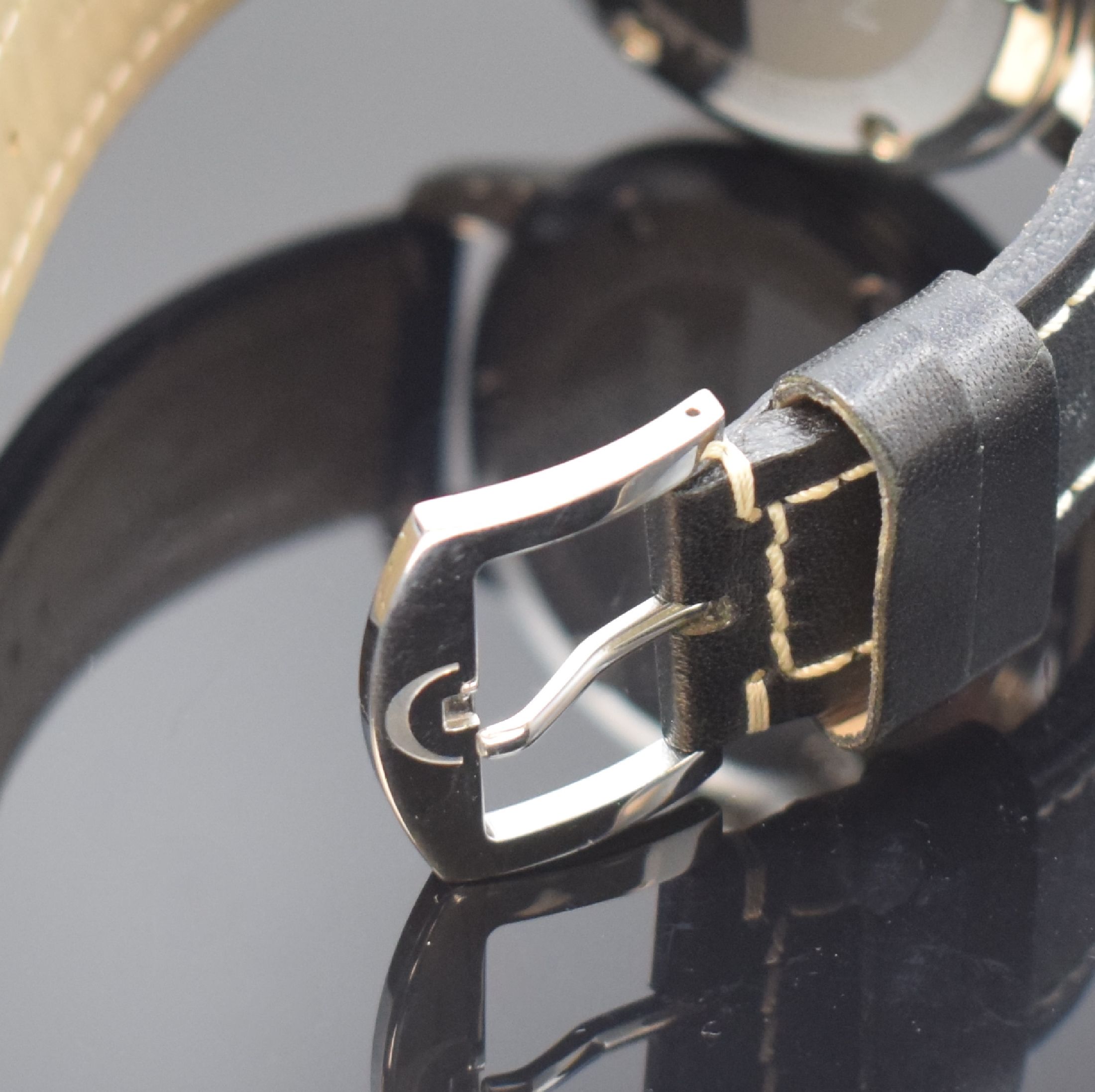 Detail b: MEISTERSINGER Herrenarmbanduhr Gran Matic in Edelstahl Referenz GM202, Schweiz um 2010, Automatik, orig. Lederband m. orig. Dornschl., Boden 6-fach ...