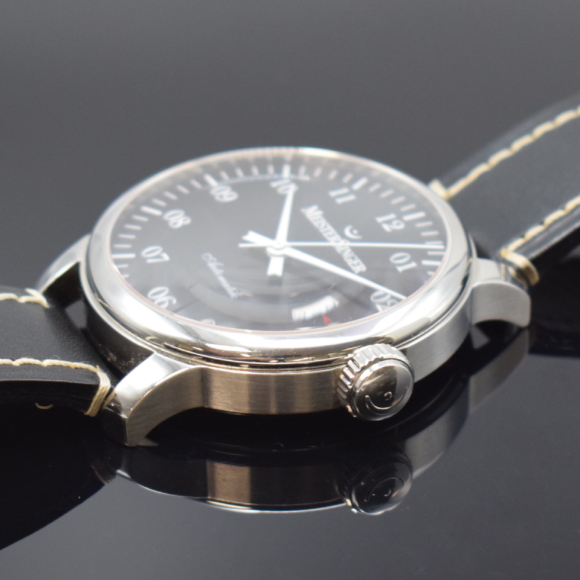 Detail c: MEISTERSINGER Herrenarmbanduhr Gran Matic in Edelstahl Referenz GM202, Schweiz um 2010, Automatik, orig. Lederband m. orig. Dornschl., Boden 6-fach ...