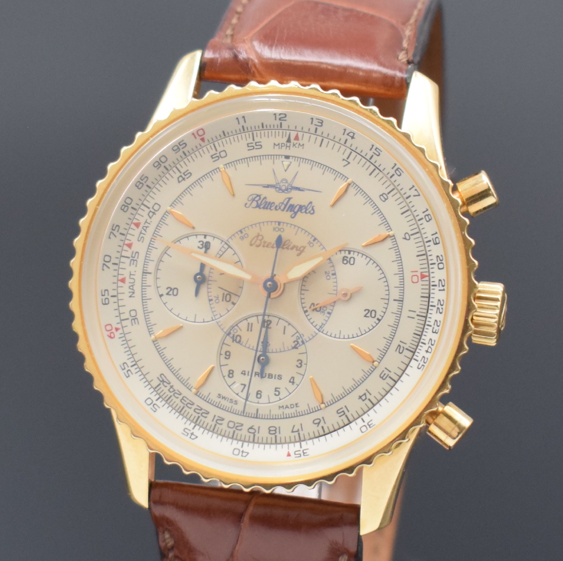 Detail a: BREITLING auf 1000 Stück limitierter Armbandchronograph Navitimer Montbrillant Sondermodell "Blue Angels" Referenz H30030.1 in GG 750/000, ...