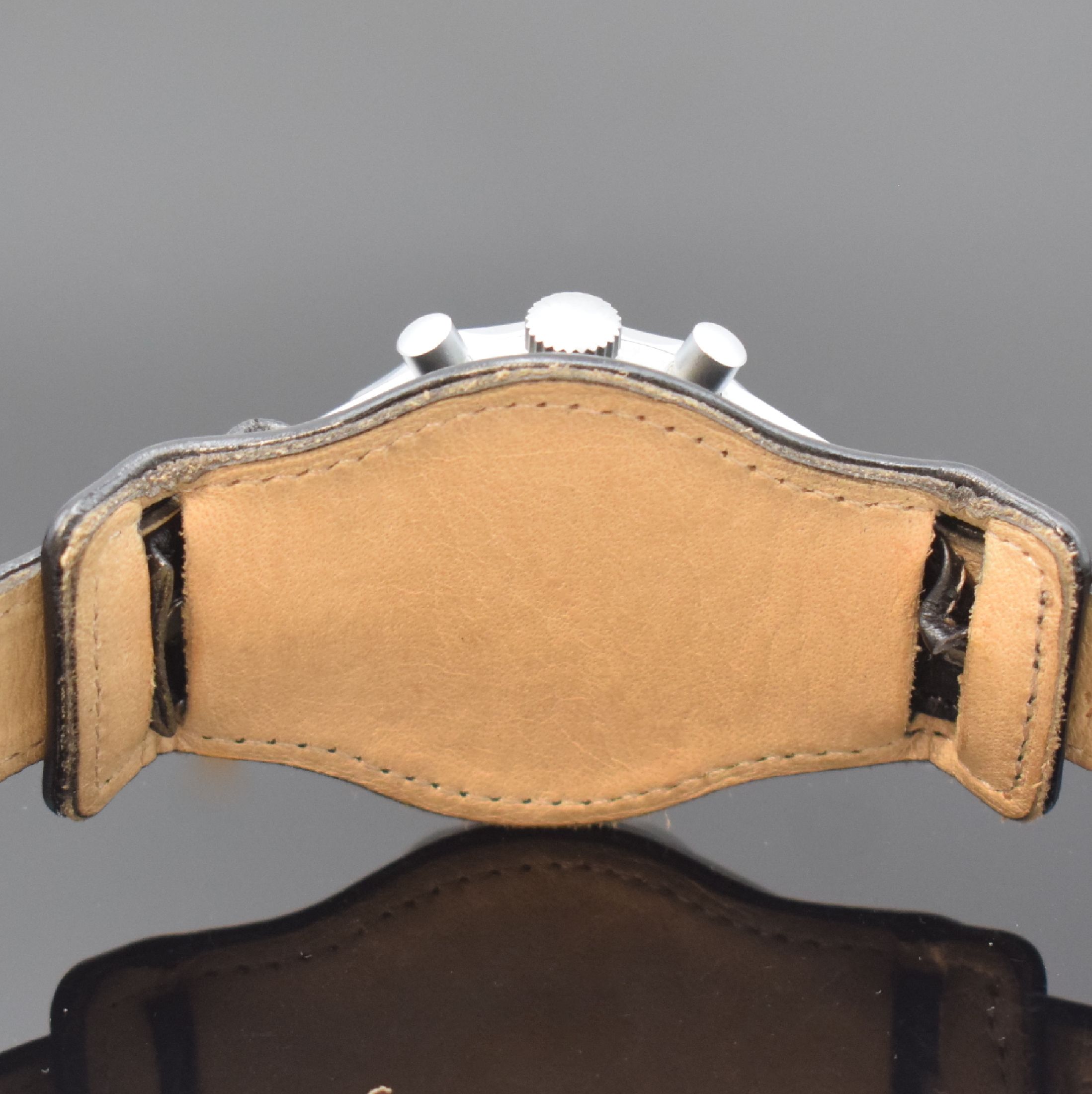 Detail c: JUNGHANS Fliegerchronograph der Bundeswehr mit Kaliber 88, Deutschland um 1960, Handaufzug, matt verchr. Geh., Drehlünette m. 60er Teilung, geschr. ...