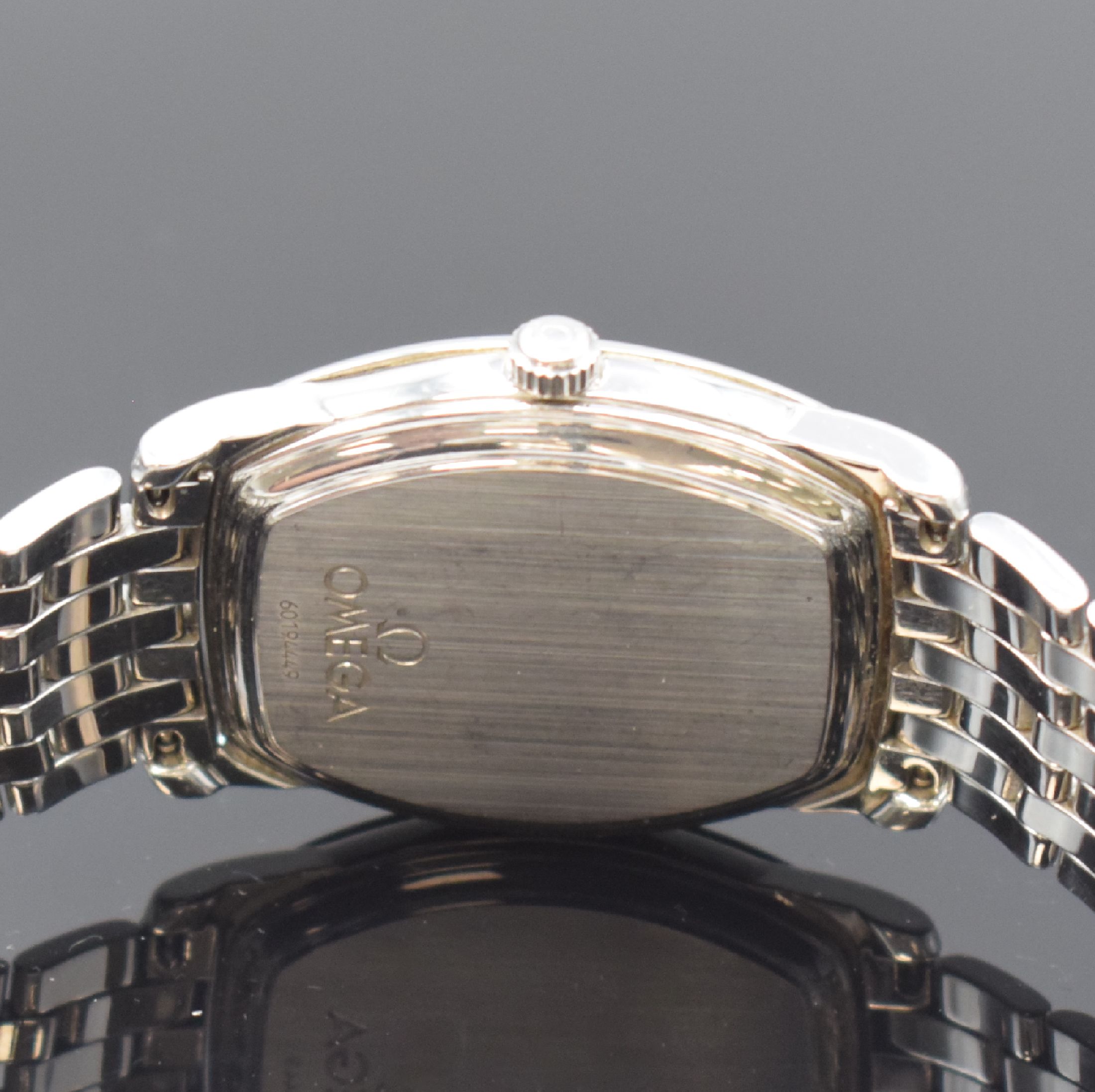 Detail d: OMEGA Chronometer Herrenarmbanduhr Referenz 168 1220/ 368 1220, Schweiz um 2000, Automatik, 3-teil. Edelstahlgehäuse, Boden und Glasrand aufgedr., ...