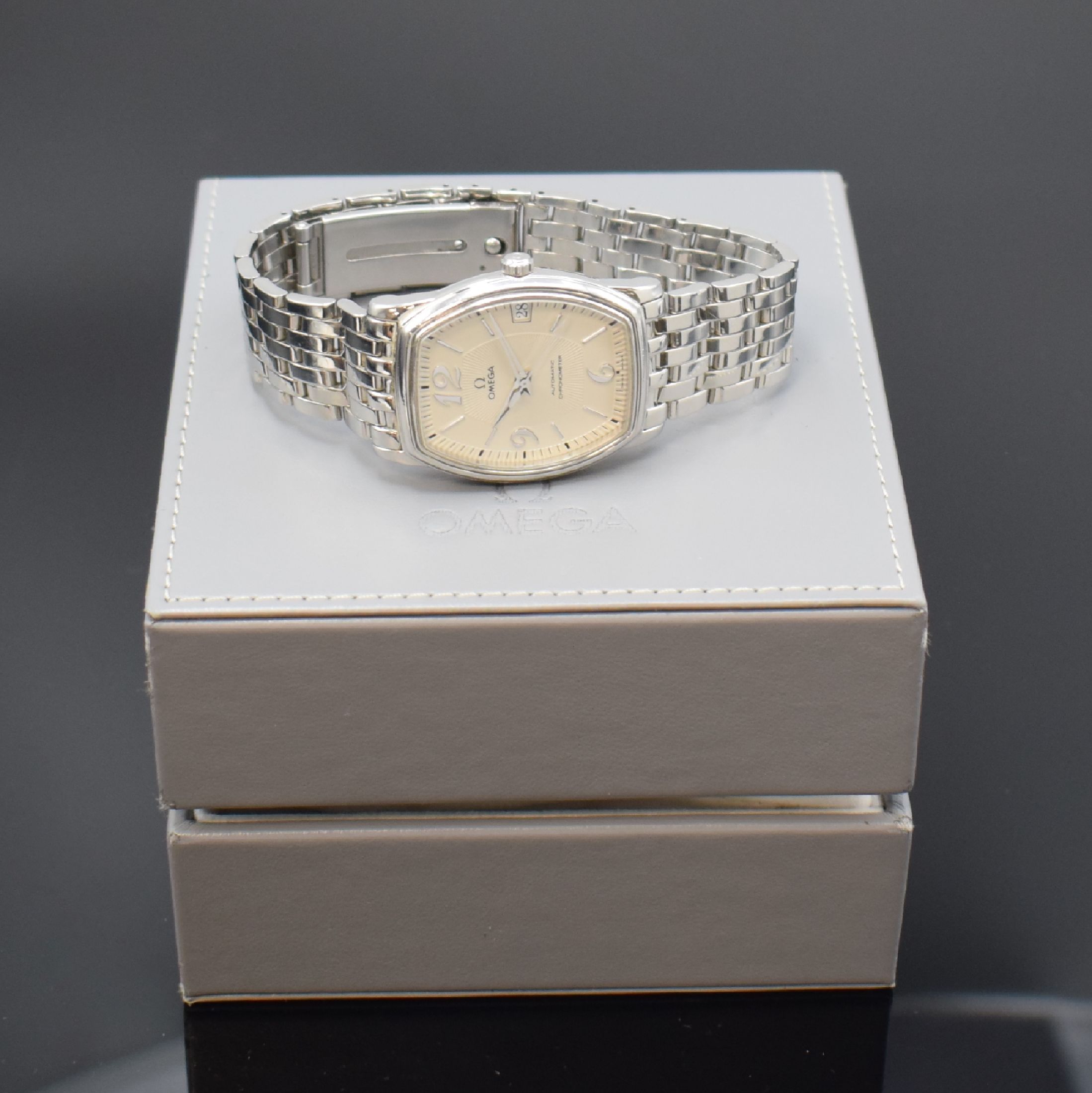 Detail h: OMEGA Chronometer Herrenarmbanduhr Referenz 168 1220/ 368 1220, Schweiz um 2000, Automatik, 3-teil. Edelstahlgehäuse, Boden und Glasrand aufgedr., ...