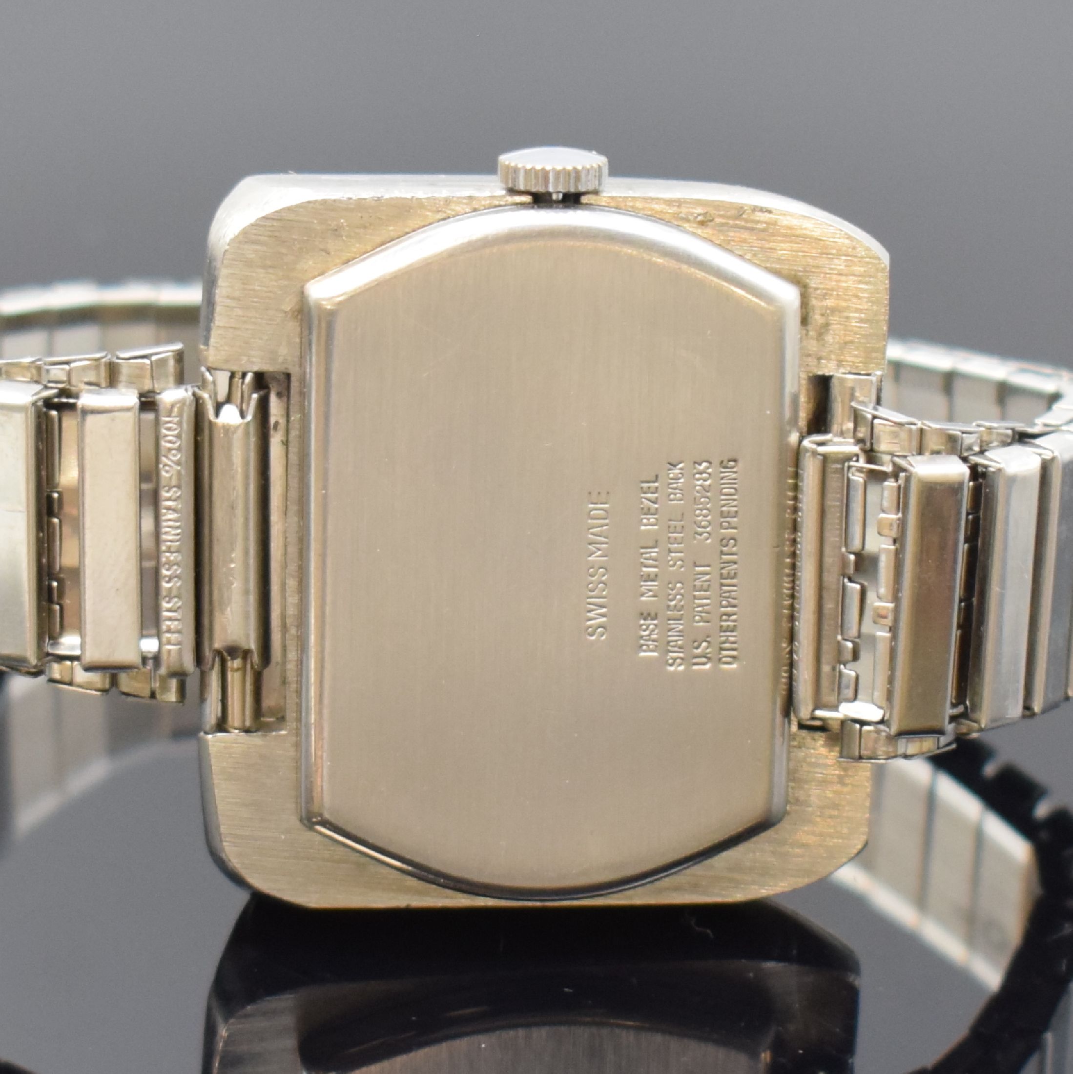 Detail c: AMIDA Digitrend seltene Herrenarmbanduhr mit gespiegelter digitaler Anzeige, Schweiz um 1970, Handaufzug, Cockpit-Design, US Patent 3685283, verchr. ...