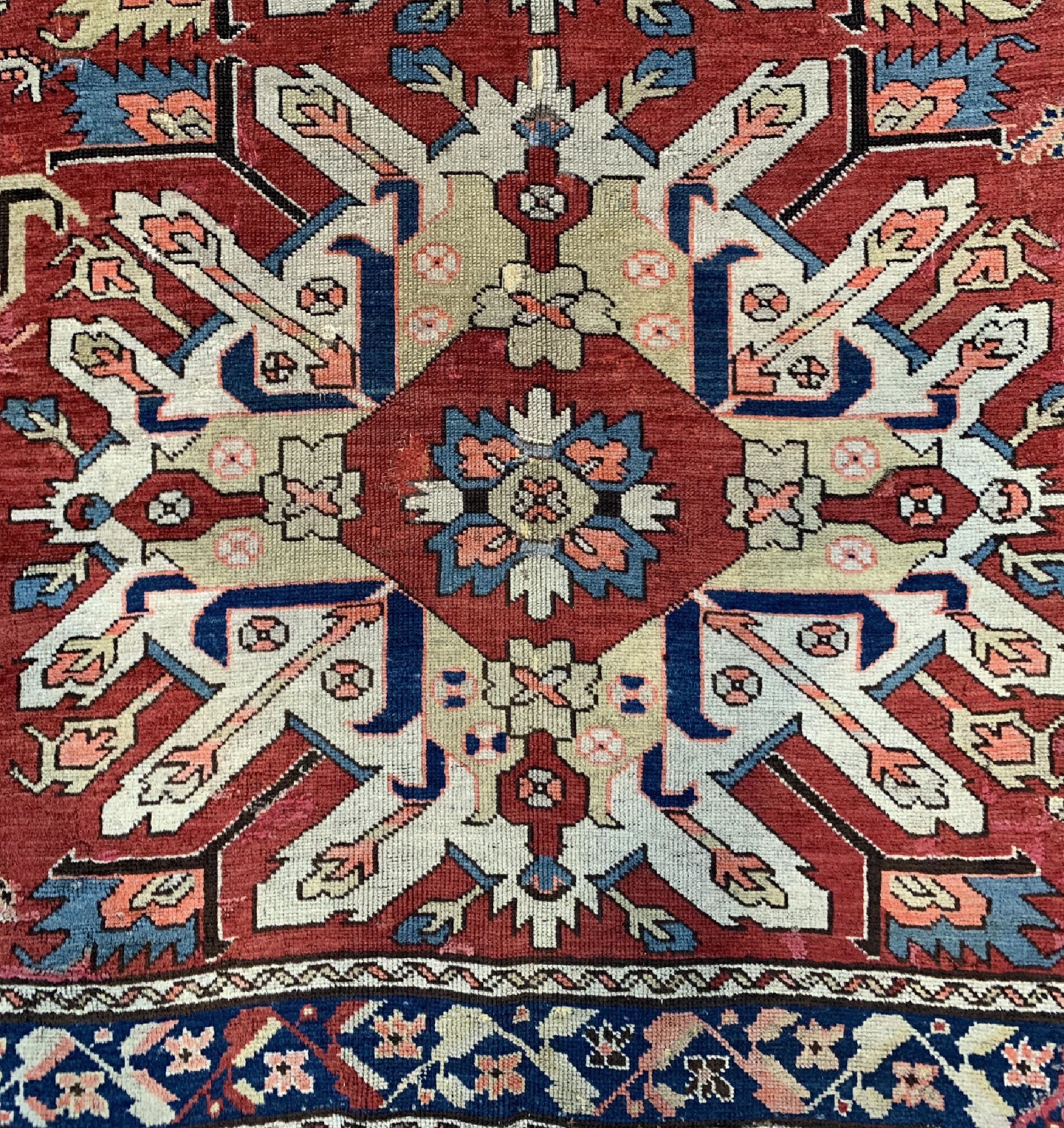 Detail a: Antiker Adler Kazak, Kaukasus, um 1900, Wolle auf Wolle, ca. 285 x 140 cm, EHZ: 3, (Alte Restaurierungen)
