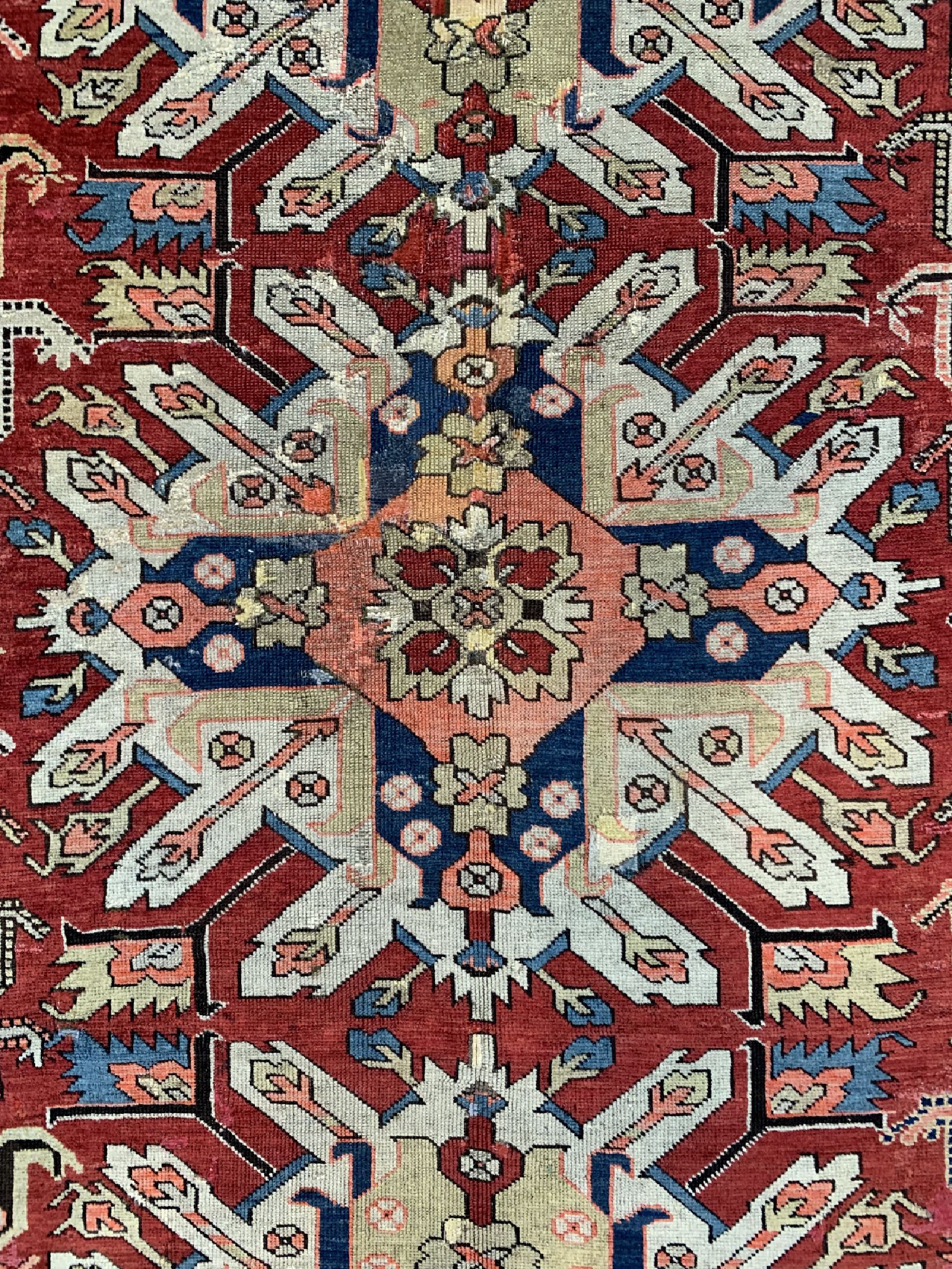 Detail b: Antiker Adler Kazak, Kaukasus, um 1900, Wolle auf Wolle, ca. 285 x 140 cm, EHZ: 3, (Alte Restaurierungen)