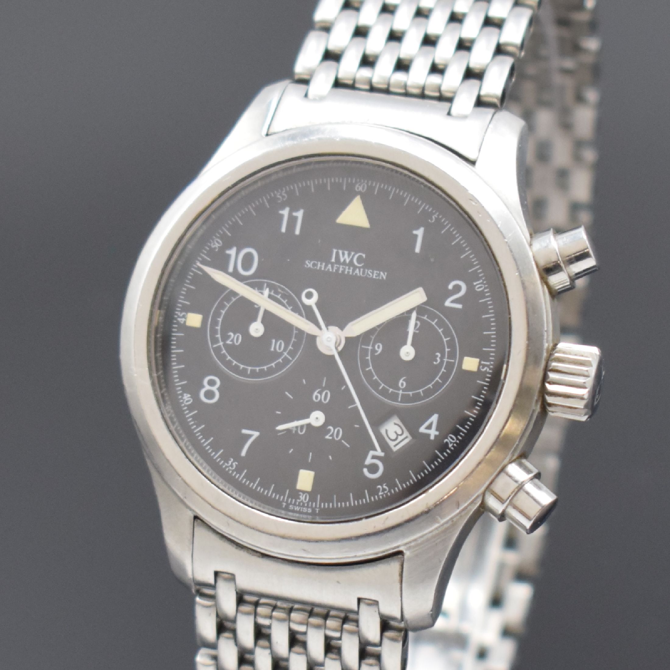 Detail a: IWC Herrenarmbanduhr "DER FLIEGERCHRONOGRAPH" Referenz 3741, quarz, Schweiz um 1992, Edelstahlgeh. inkl. orig. Gliederband m. dopp. ...
